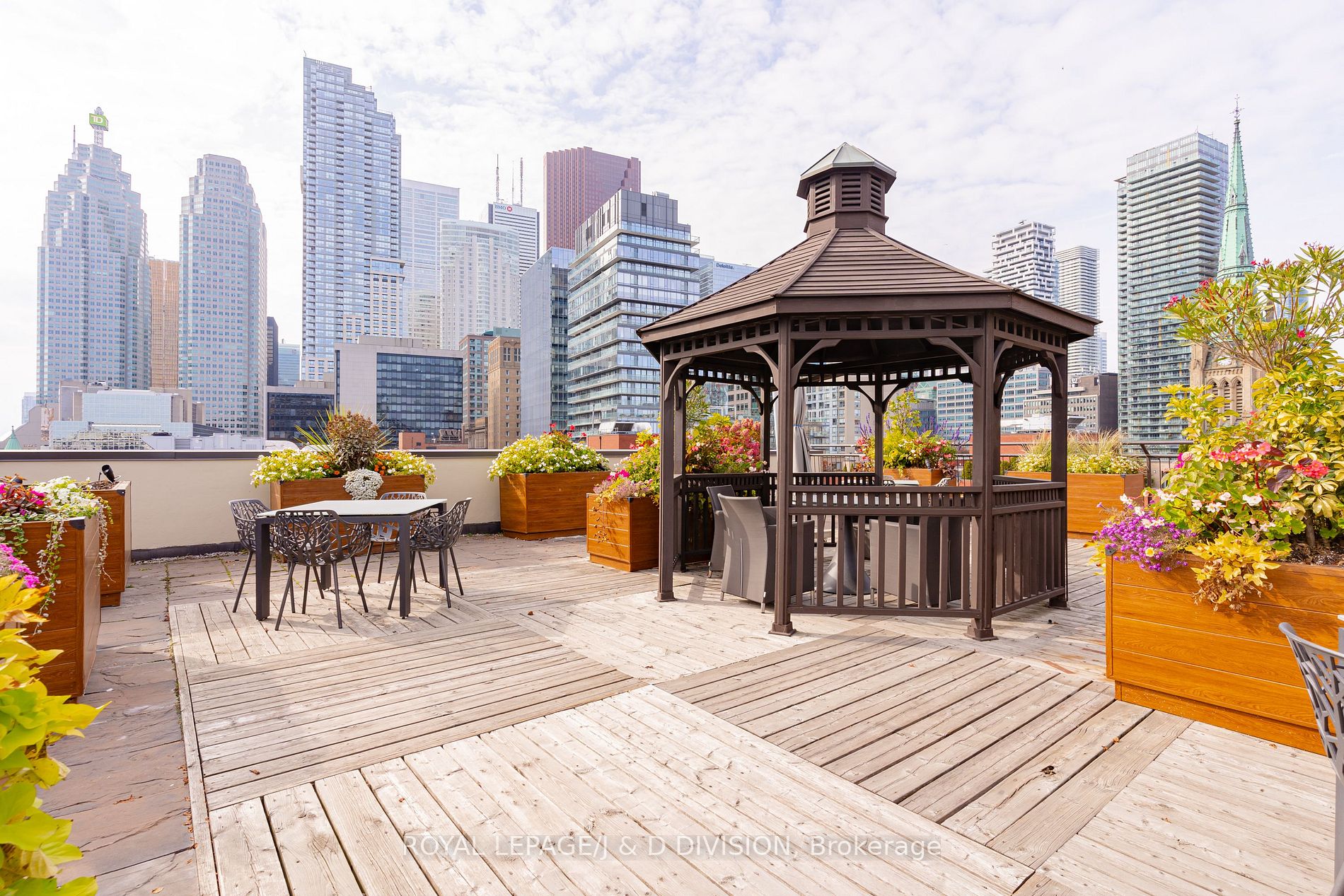 35 Church St, #410