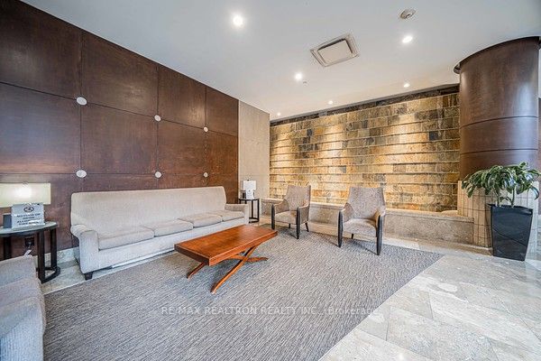 5 Northtown Way #1109