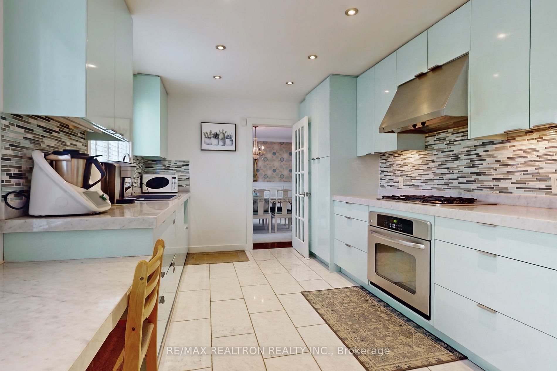 237 Old Yonge St