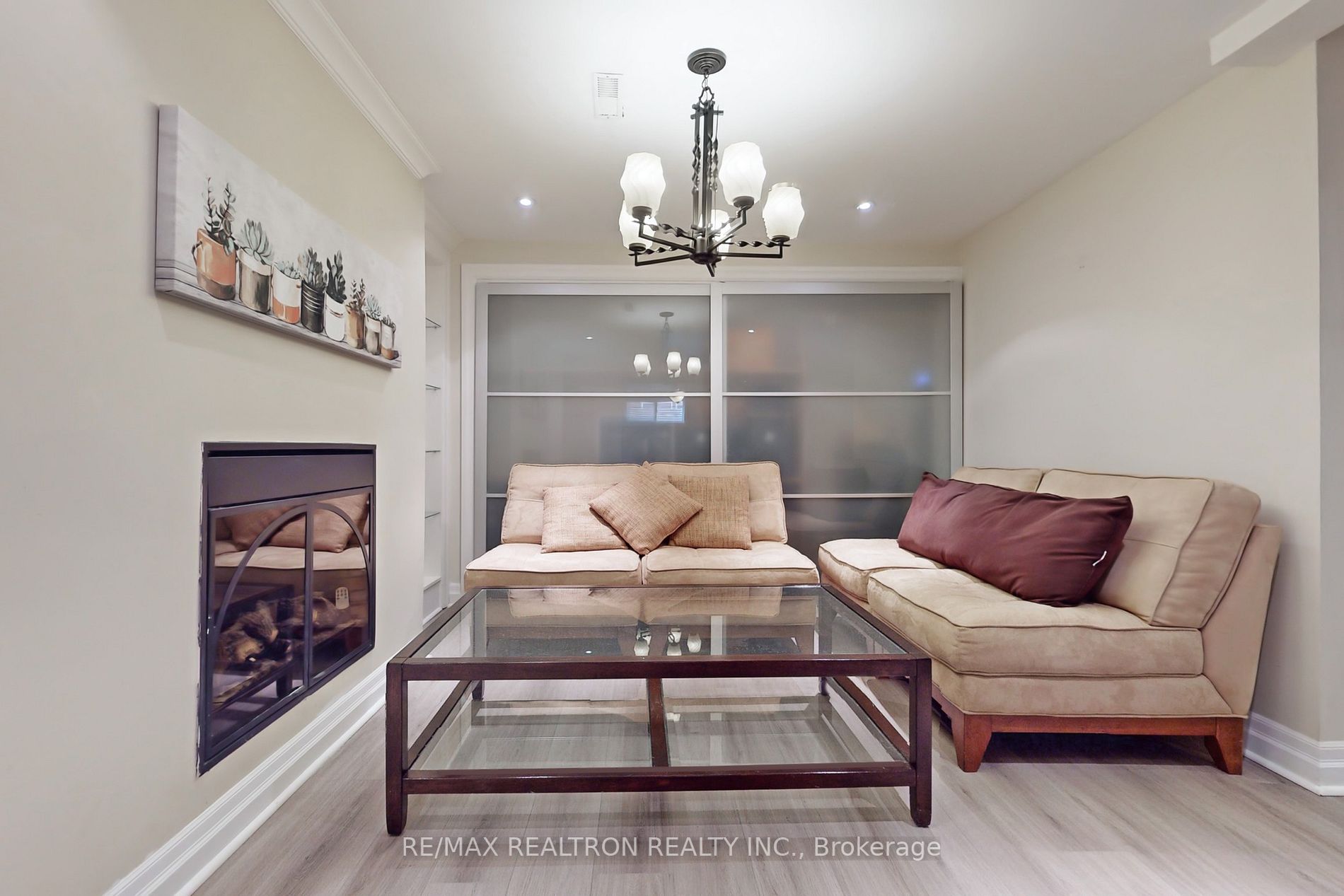 237 Old Yonge St