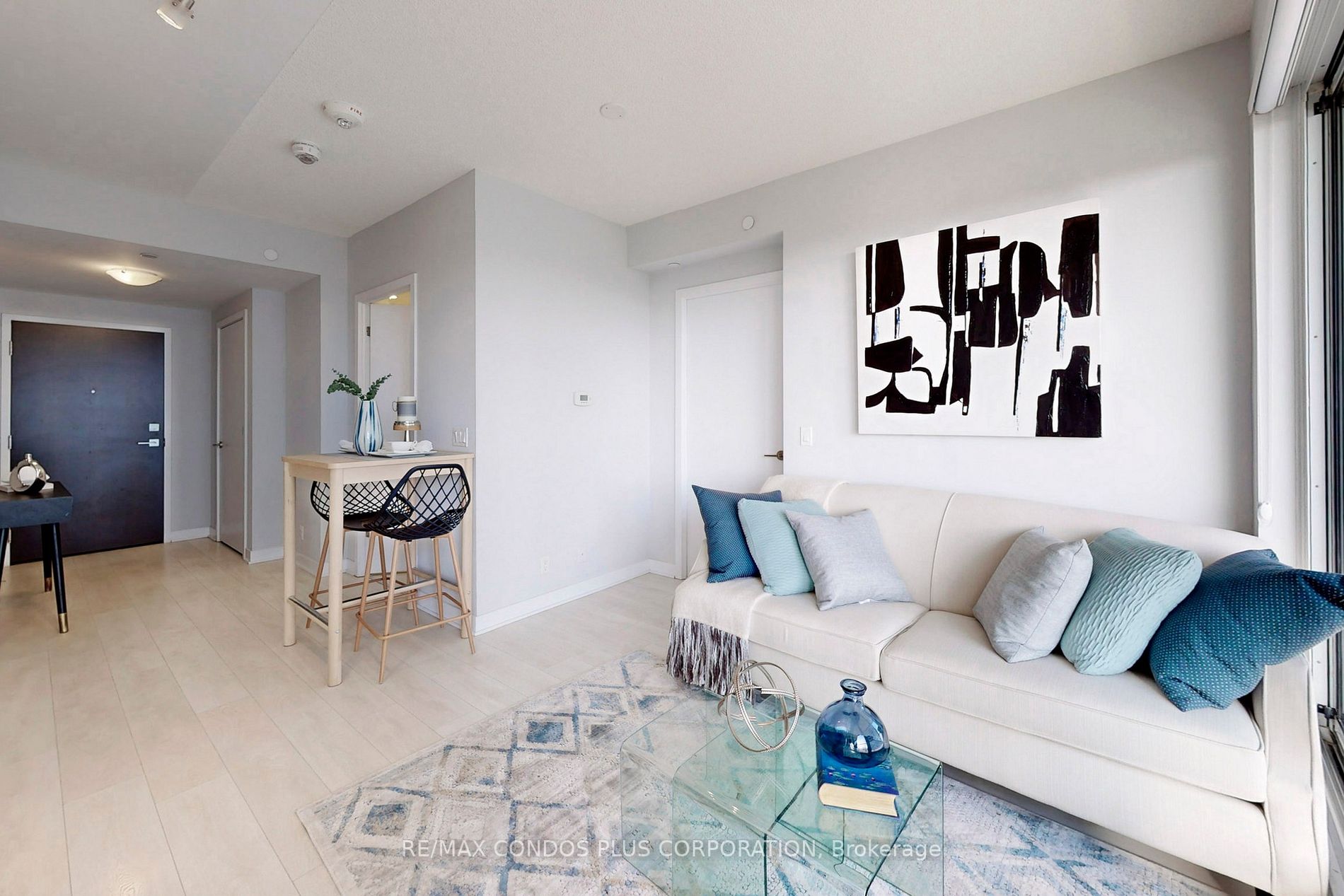 2221 Yonge St, #2006