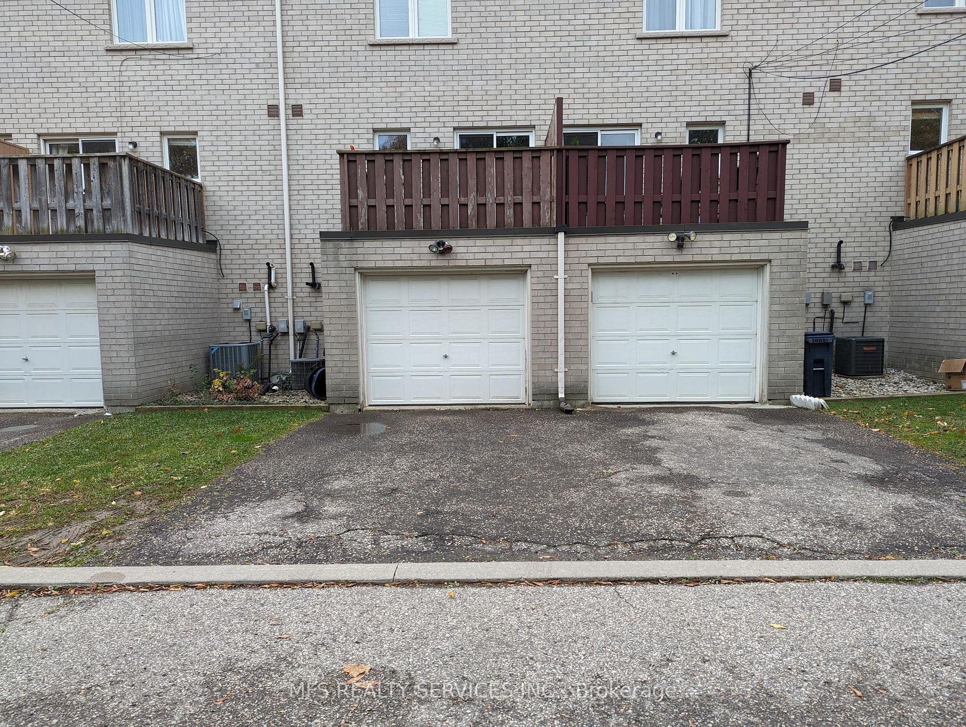 132 B Finch Ave E
