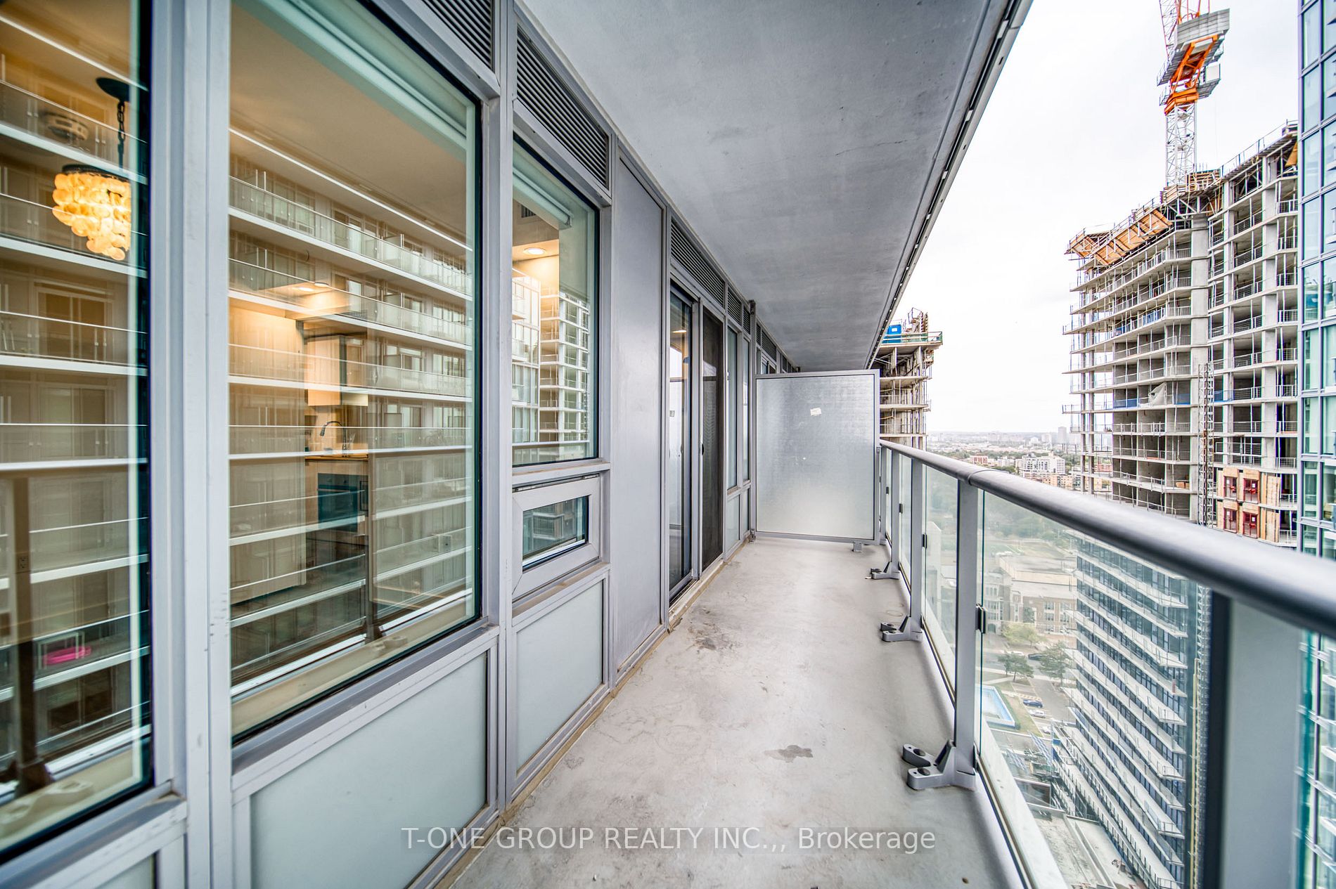 99 Broadway Ave, #2808