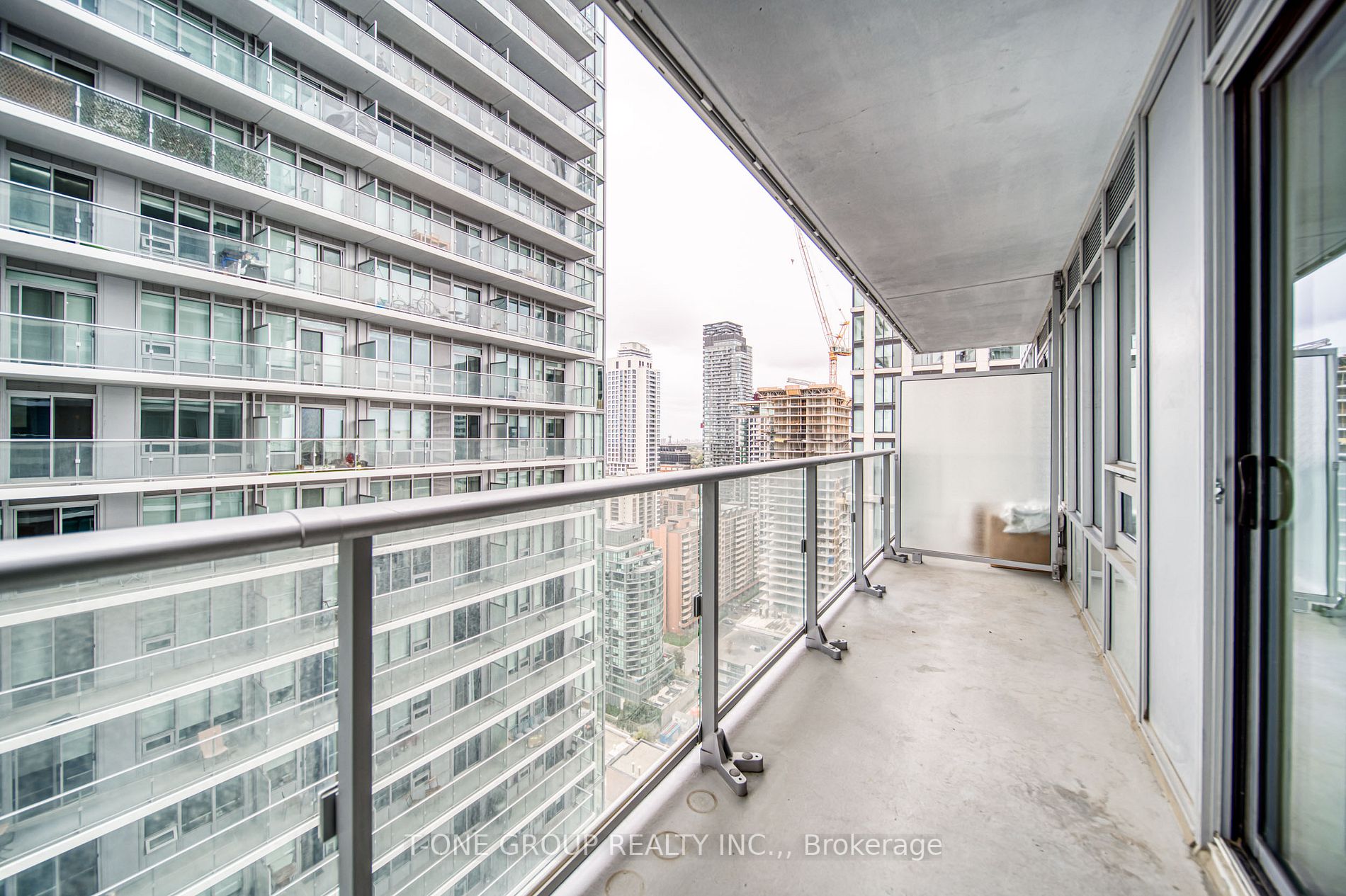 99 Broadway Ave, #2808