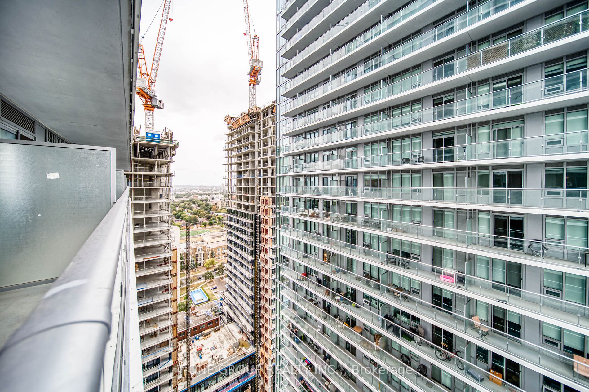 99 Broadway Ave, #2808