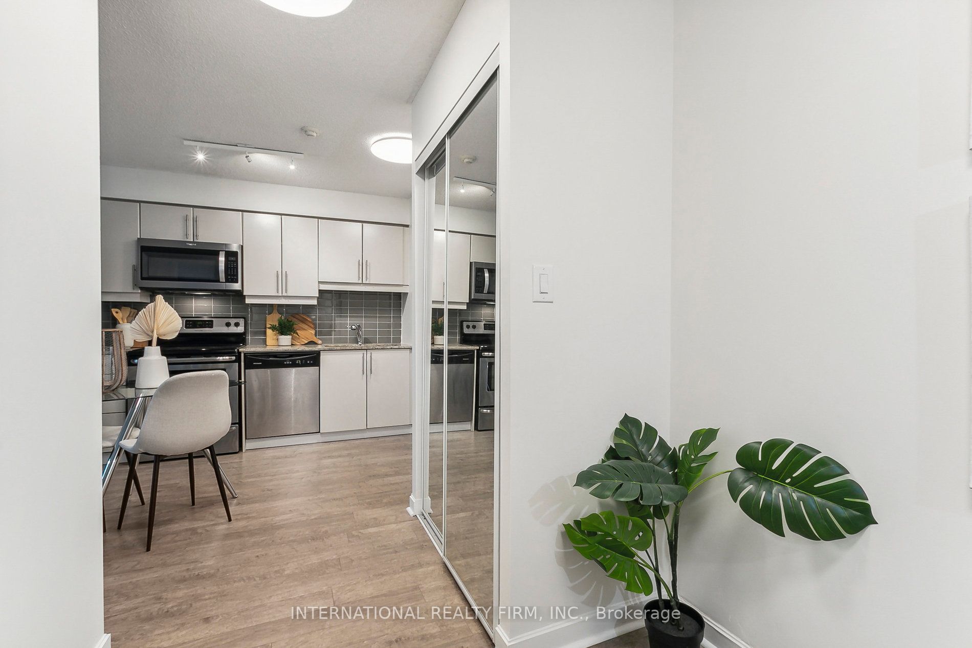 33 Bay St, #1105