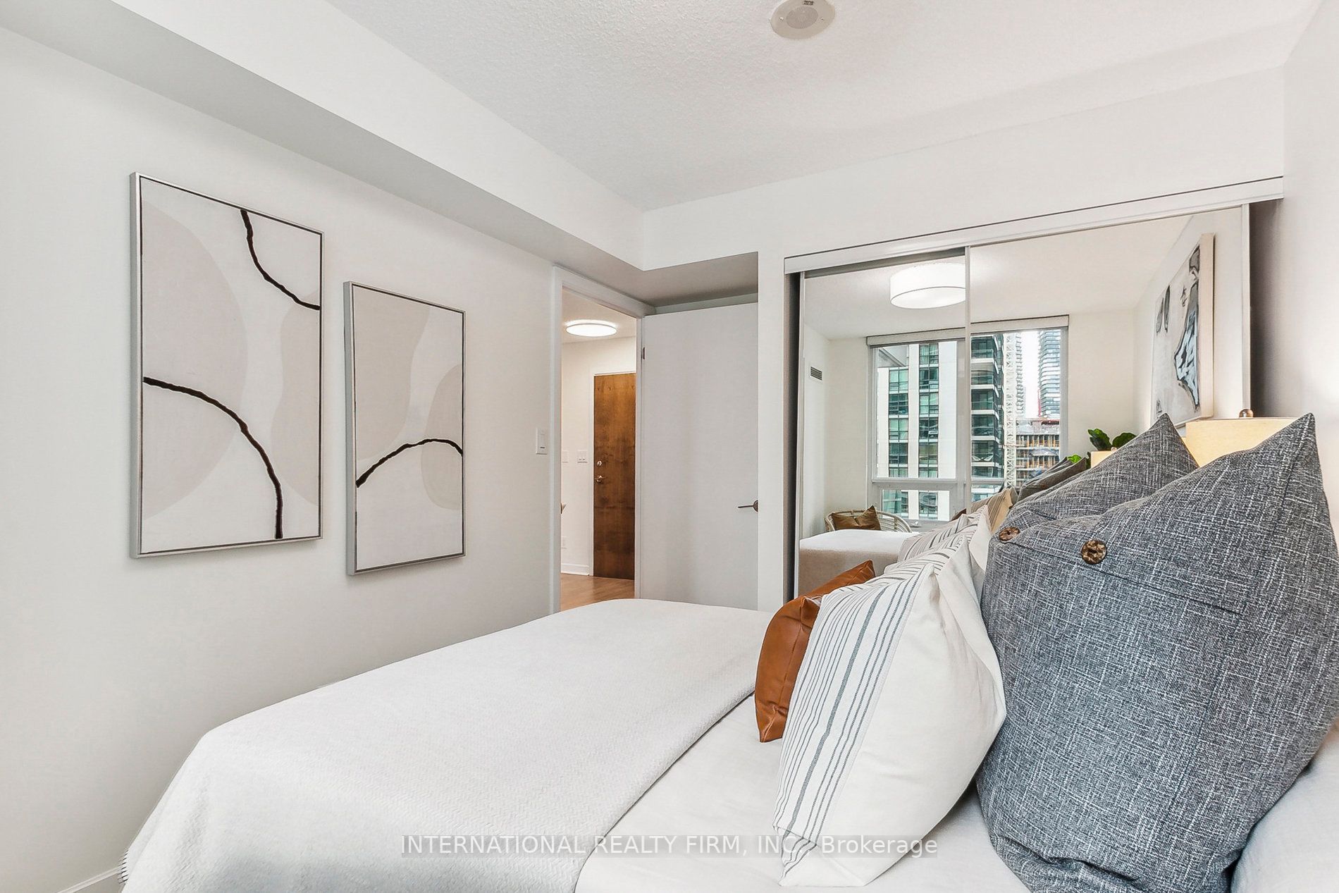 33 Bay St, #1105