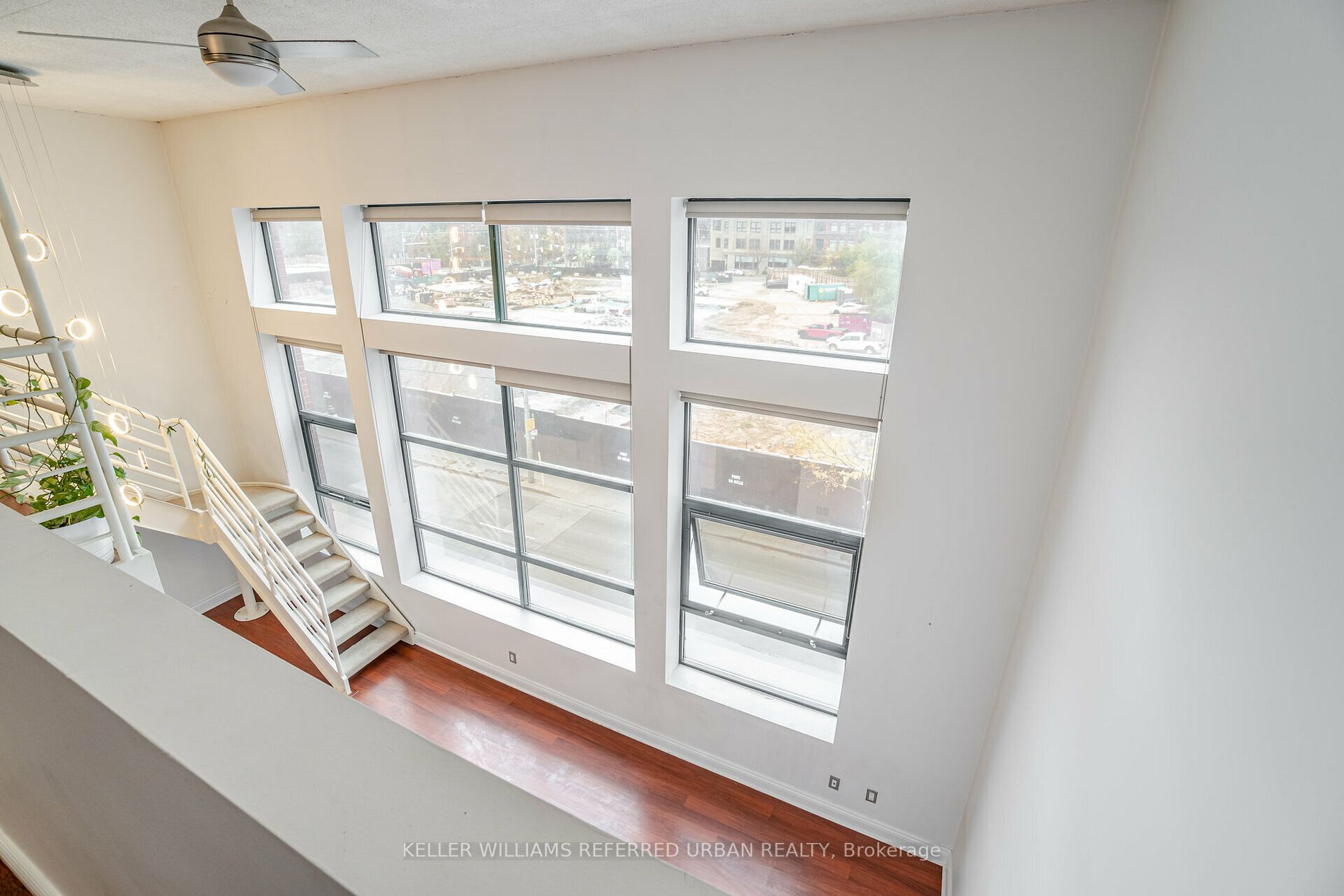 393 King St E, #303