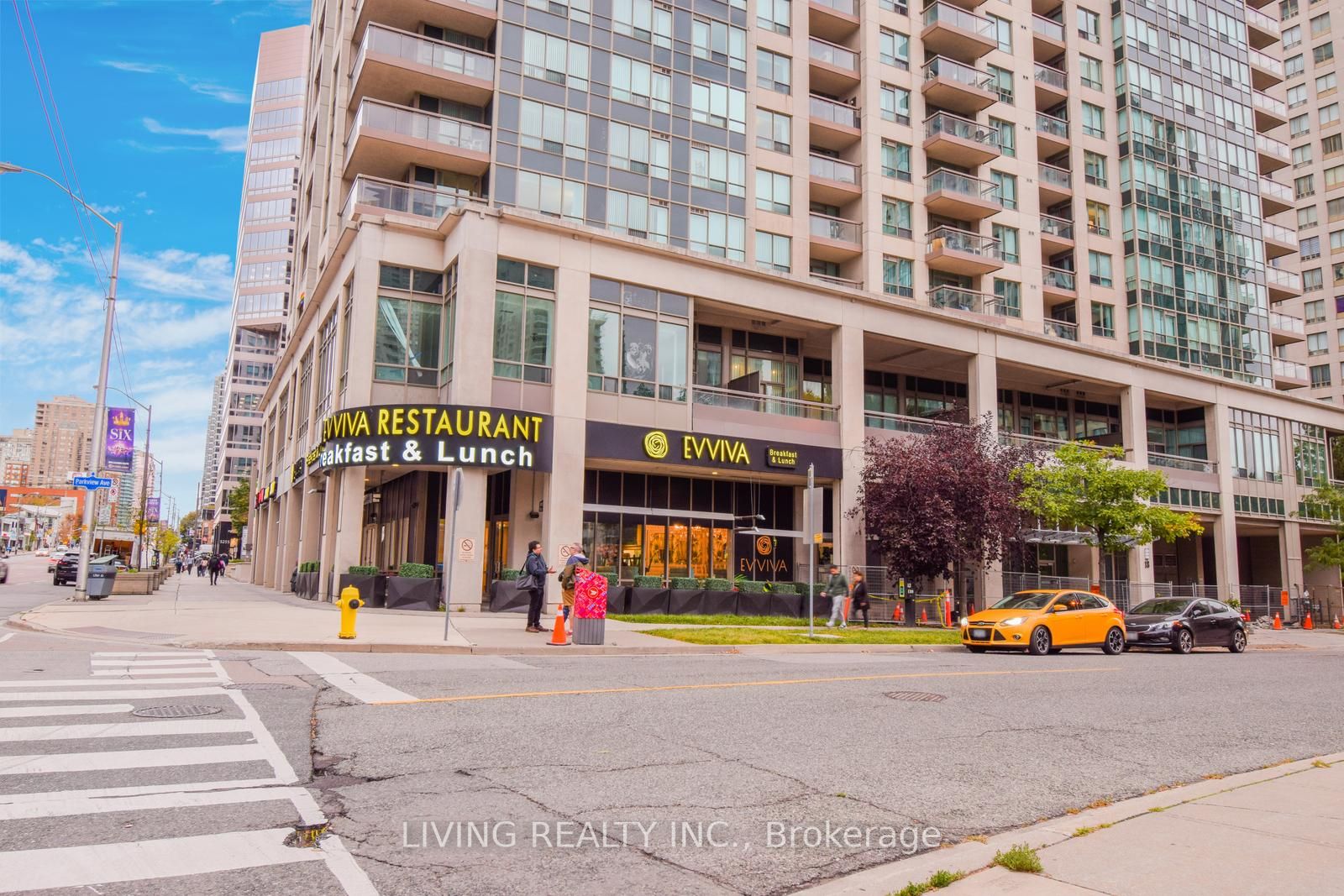 18 Parkview Ave, #207