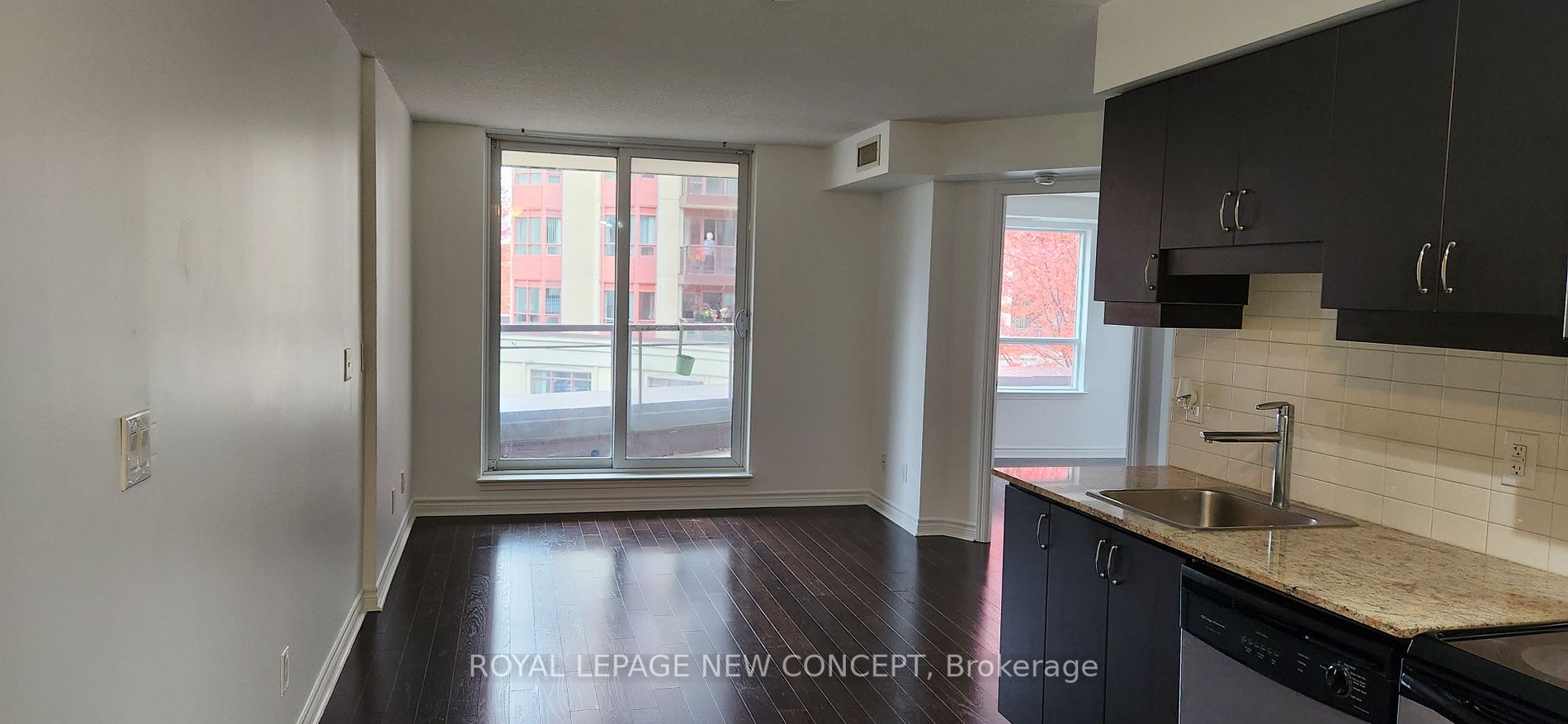 27 Rean Dr, #330