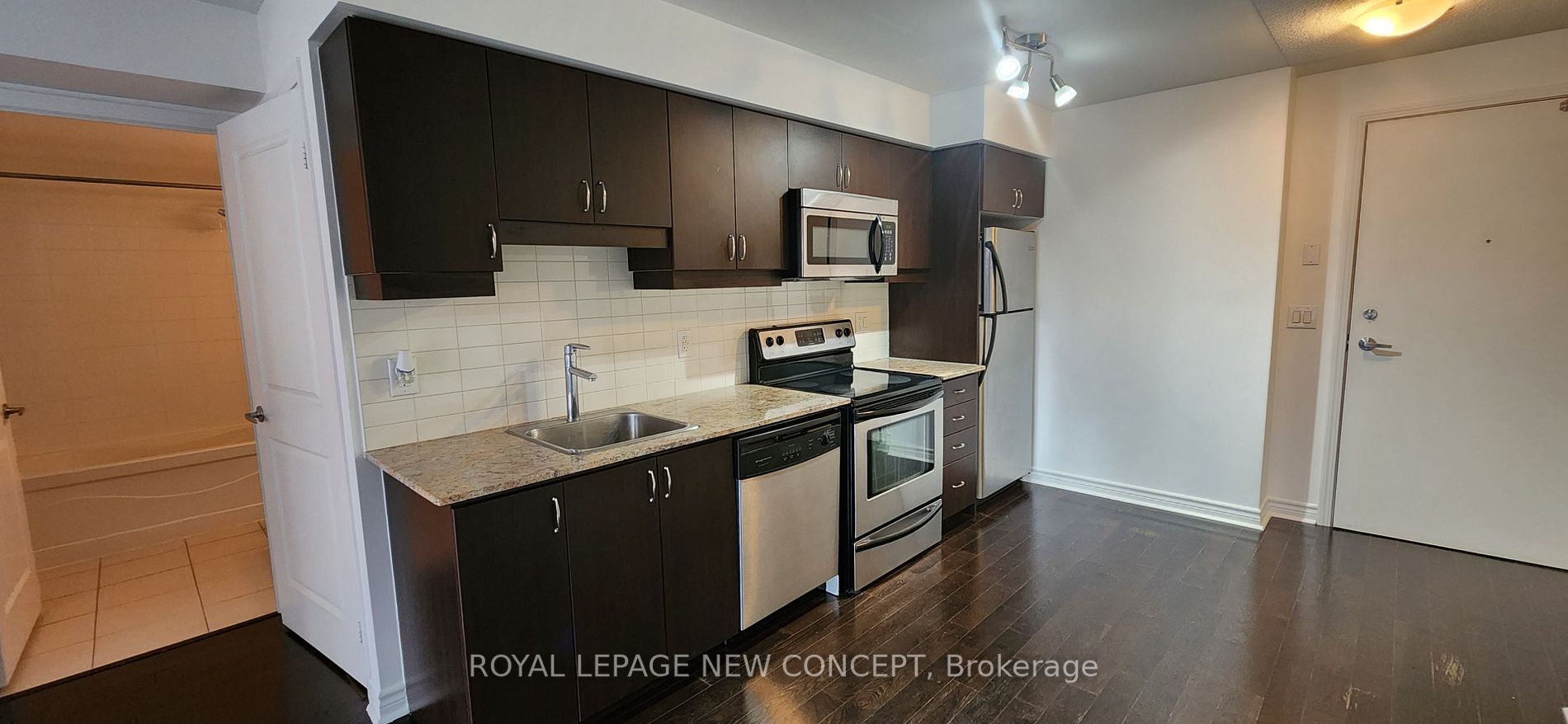 27 Rean Dr, #330