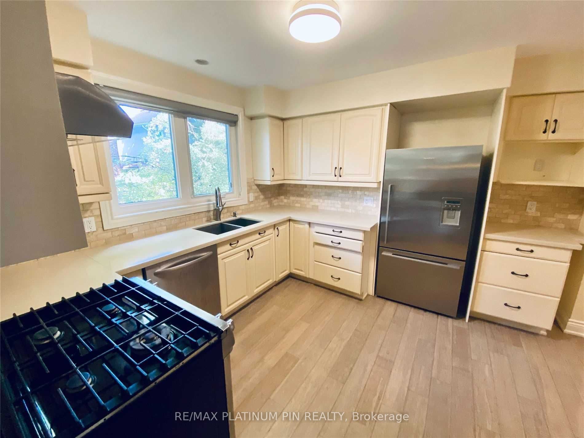 15 Whitelock Cres