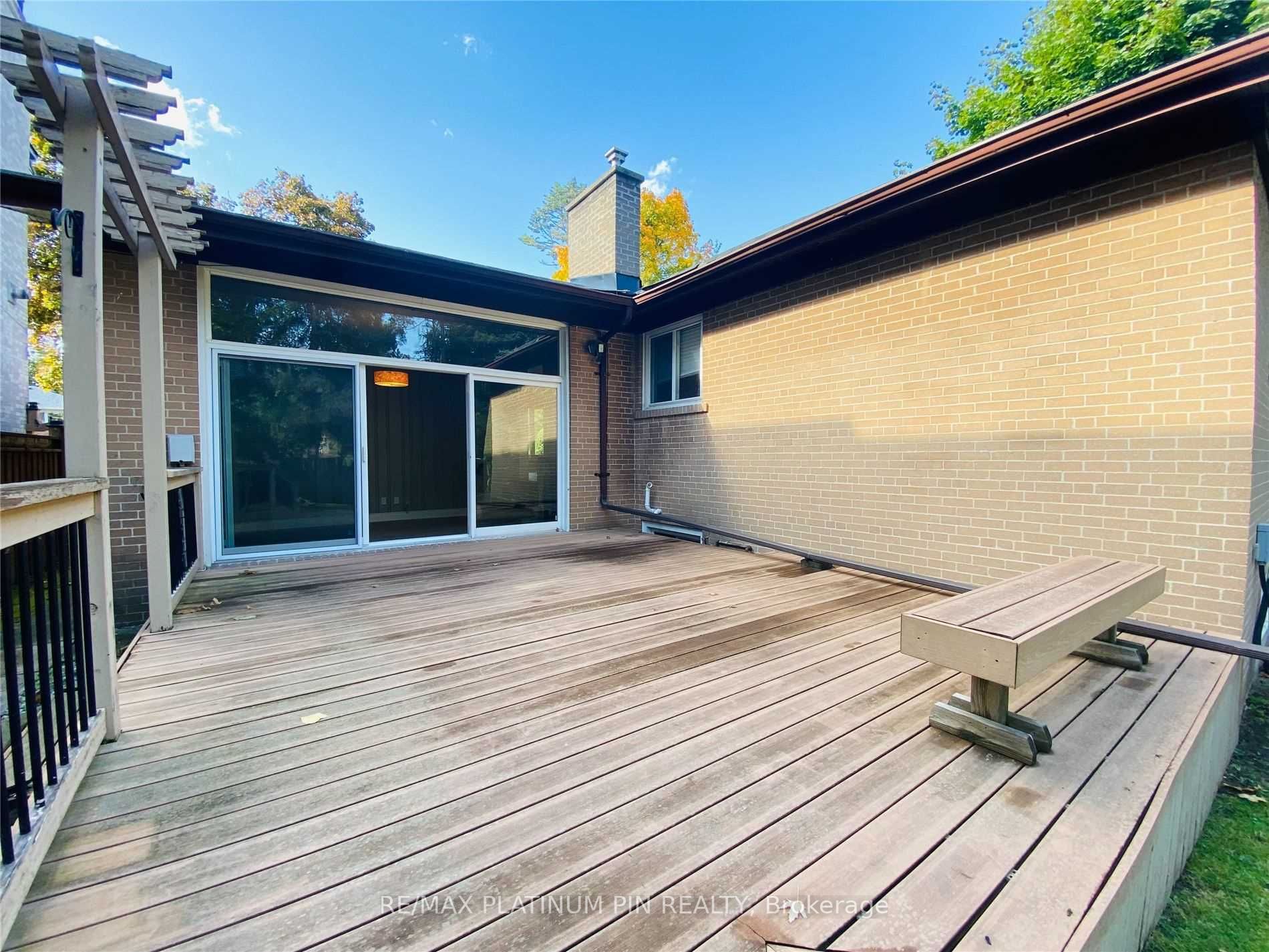 15 Whitelock Cres