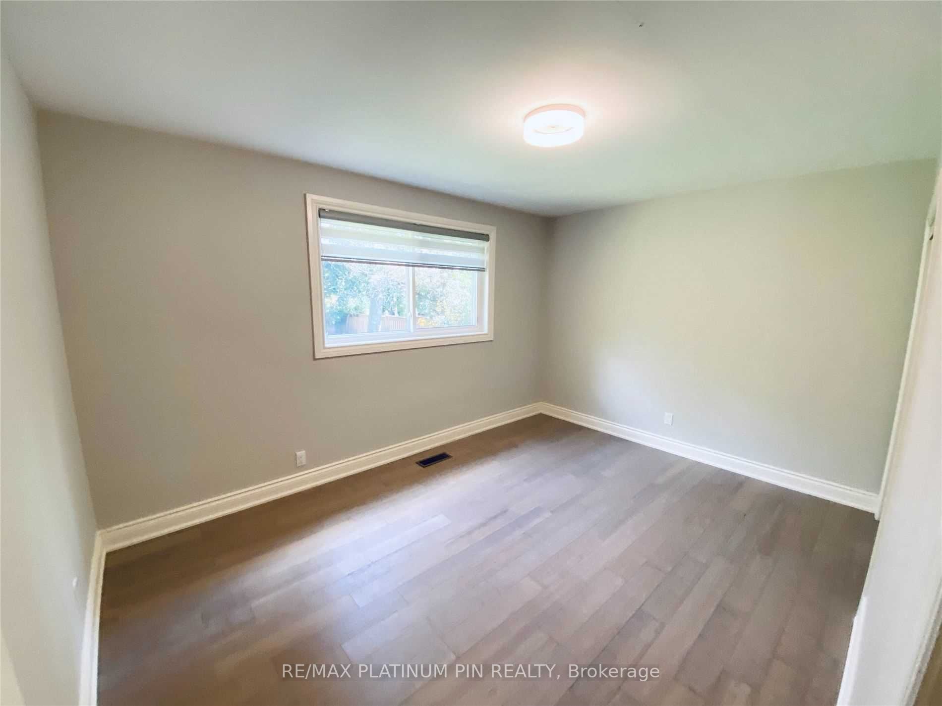 15 Whitelock Cres