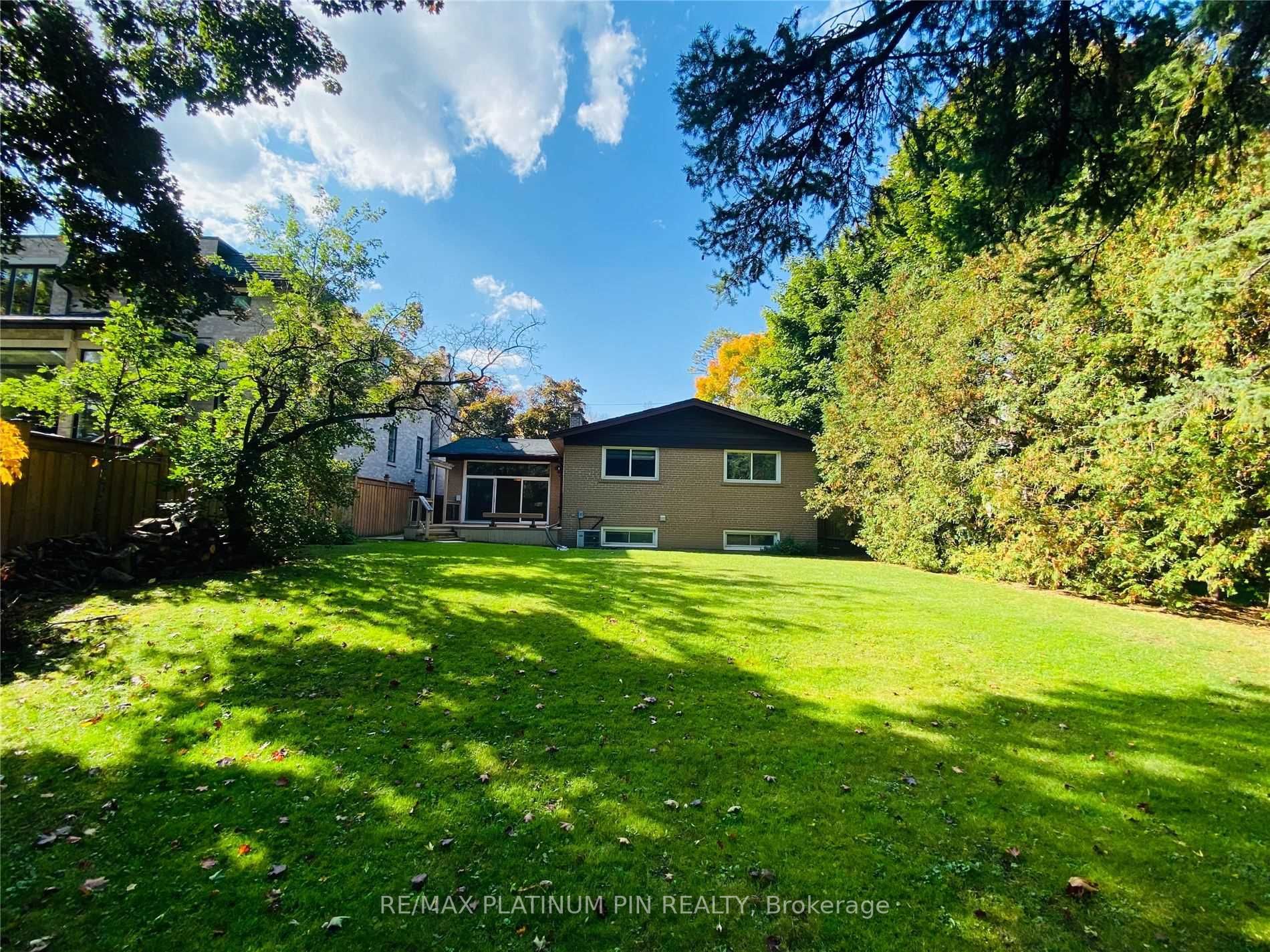 15 Whitelock Cres