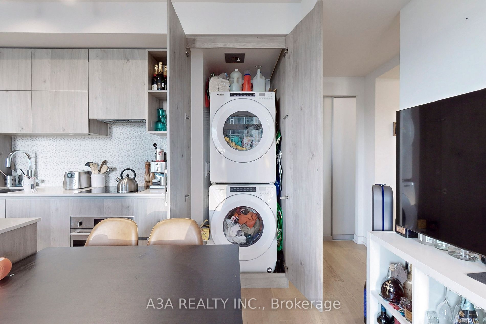 1 Yorkville Ave, #2605