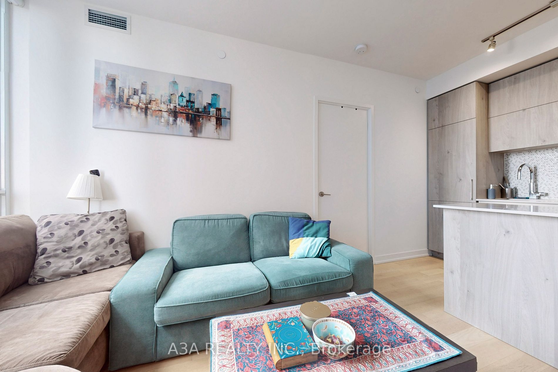 1 Yorkville Ave, #2605