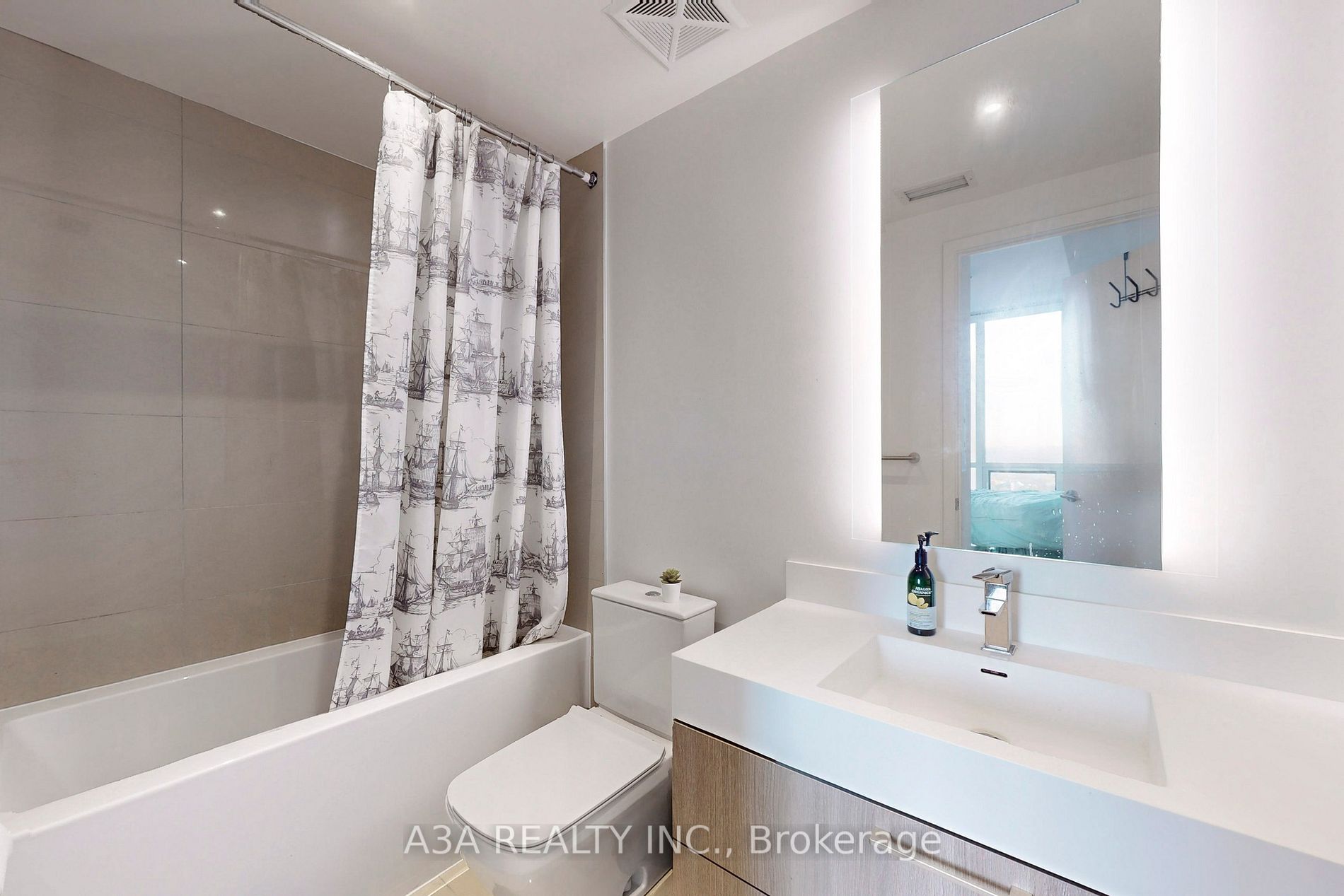 1 Yorkville Ave, #2605