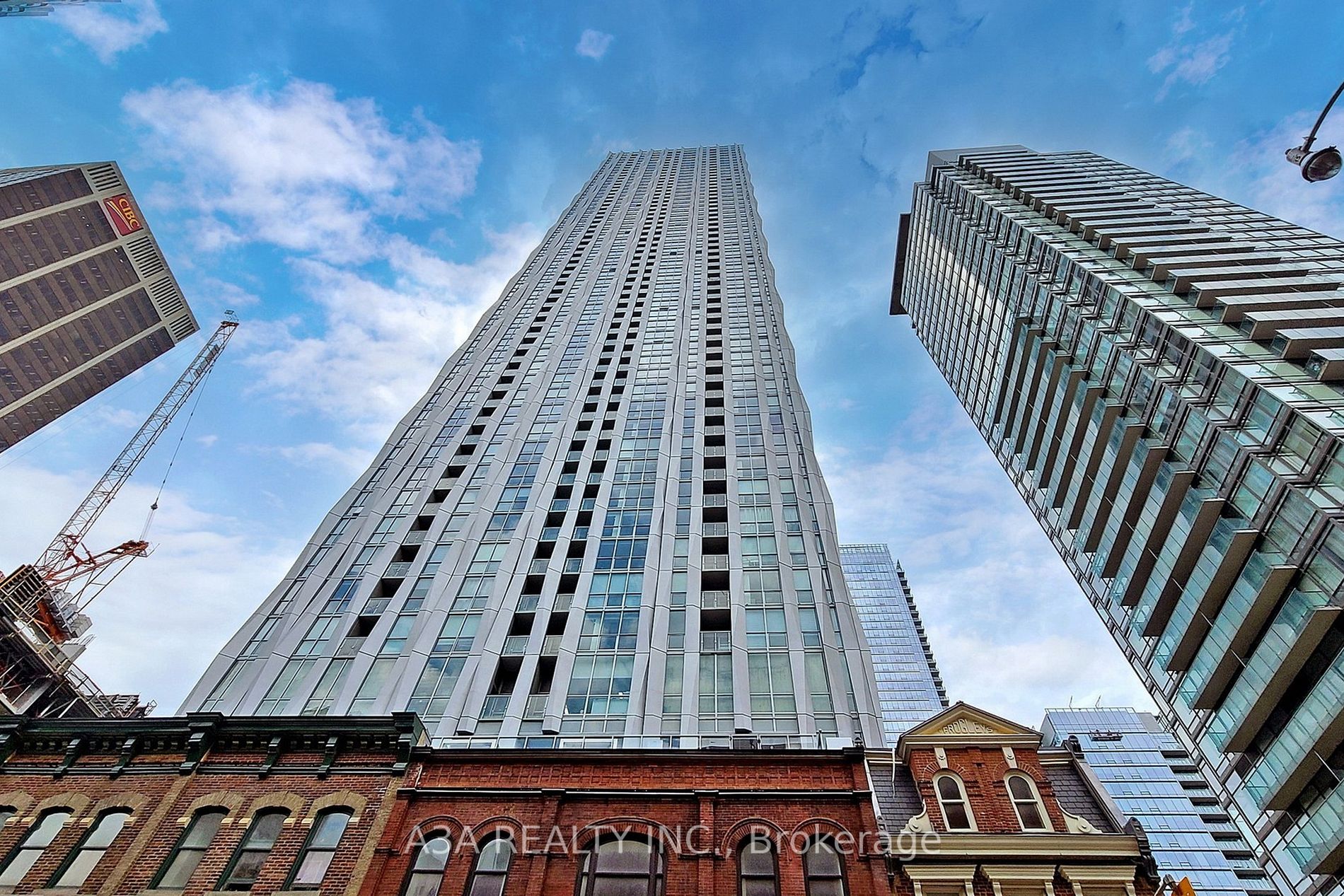 1 Yorkville Ave, #2605