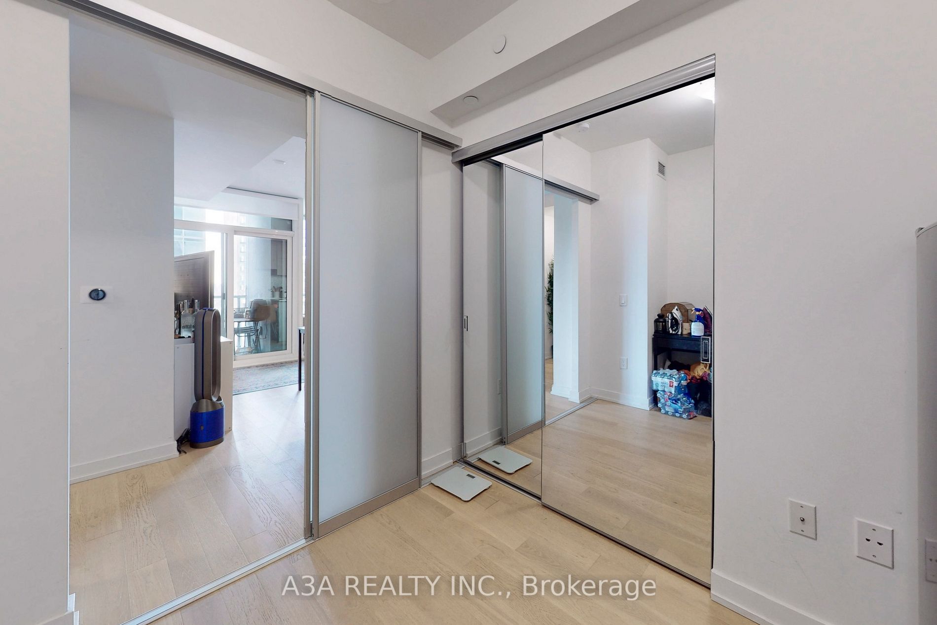 1 Yorkville Ave, #2605
