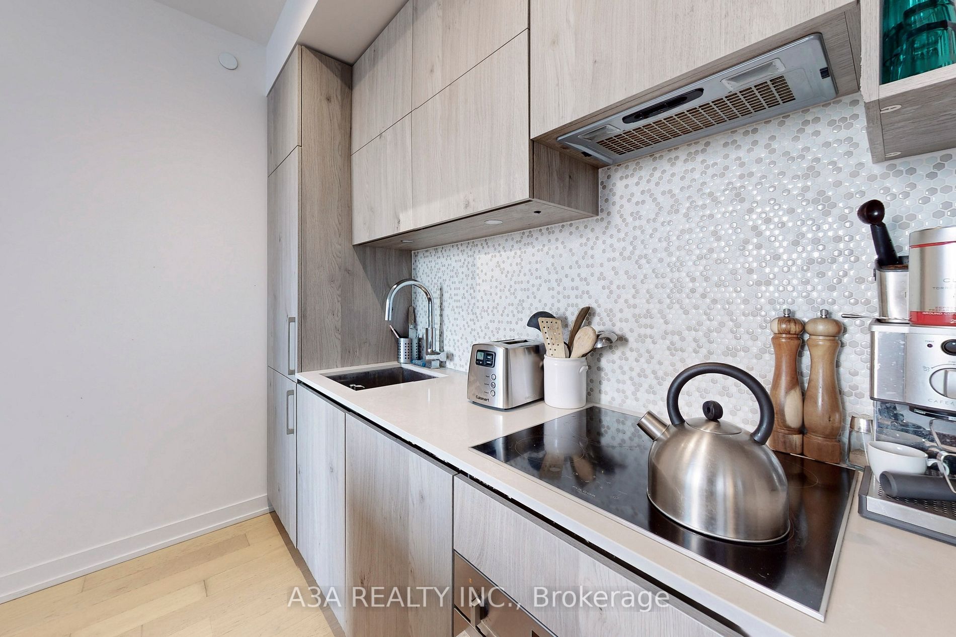 1 Yorkville Ave, #2605