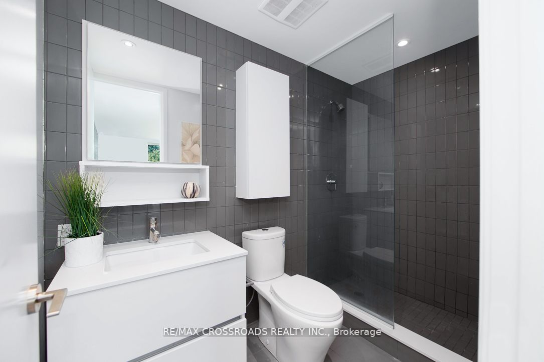 377 Madison Ave, #608