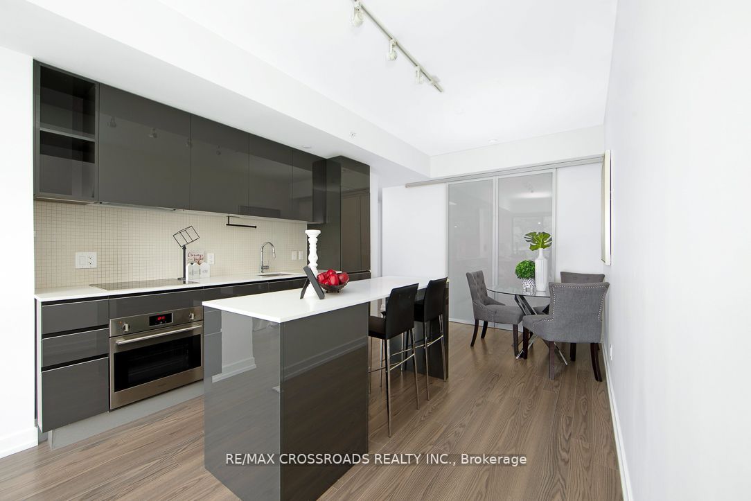 377 Madison Ave, #608