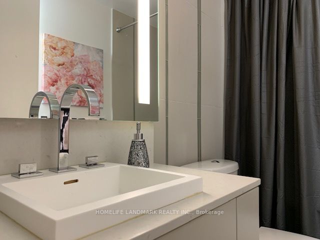 101 Peter St, #2112