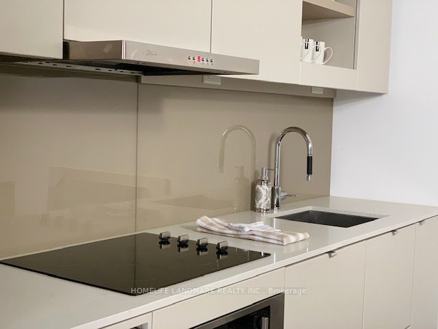 101 Peter St, #2112