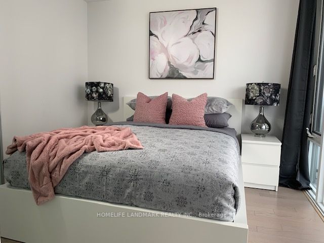 101 Peter St, #2112