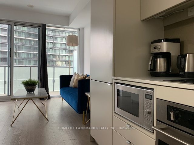 101 Peter St, #2112
