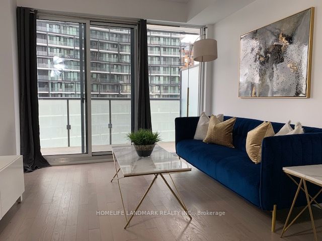 101 Peter St, #2112