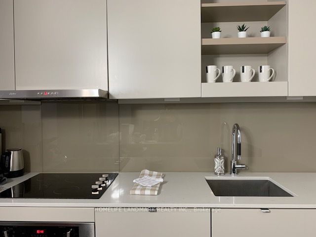 101 Peter St, #2112
