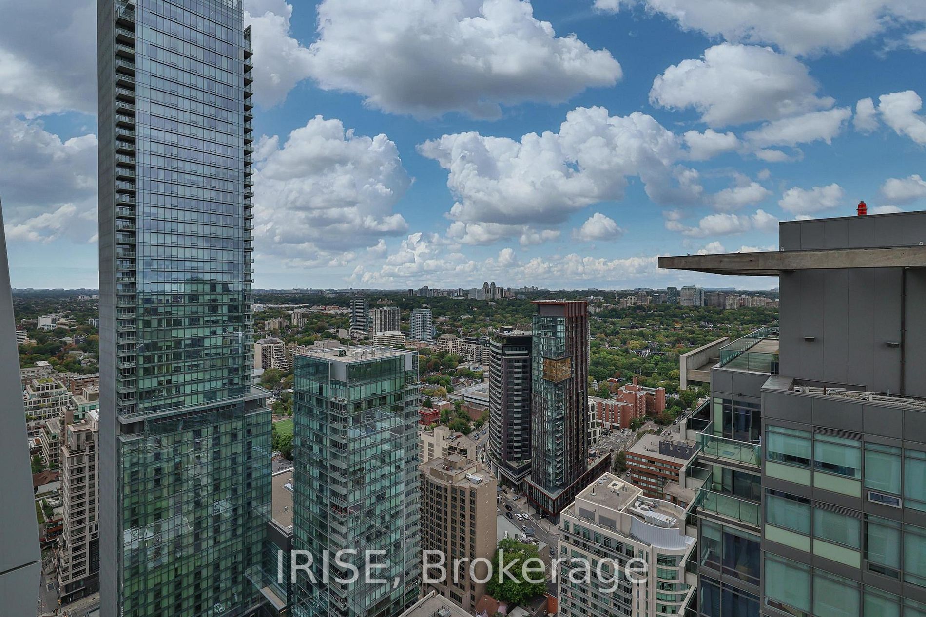 1 Yorkville Ave, #3606