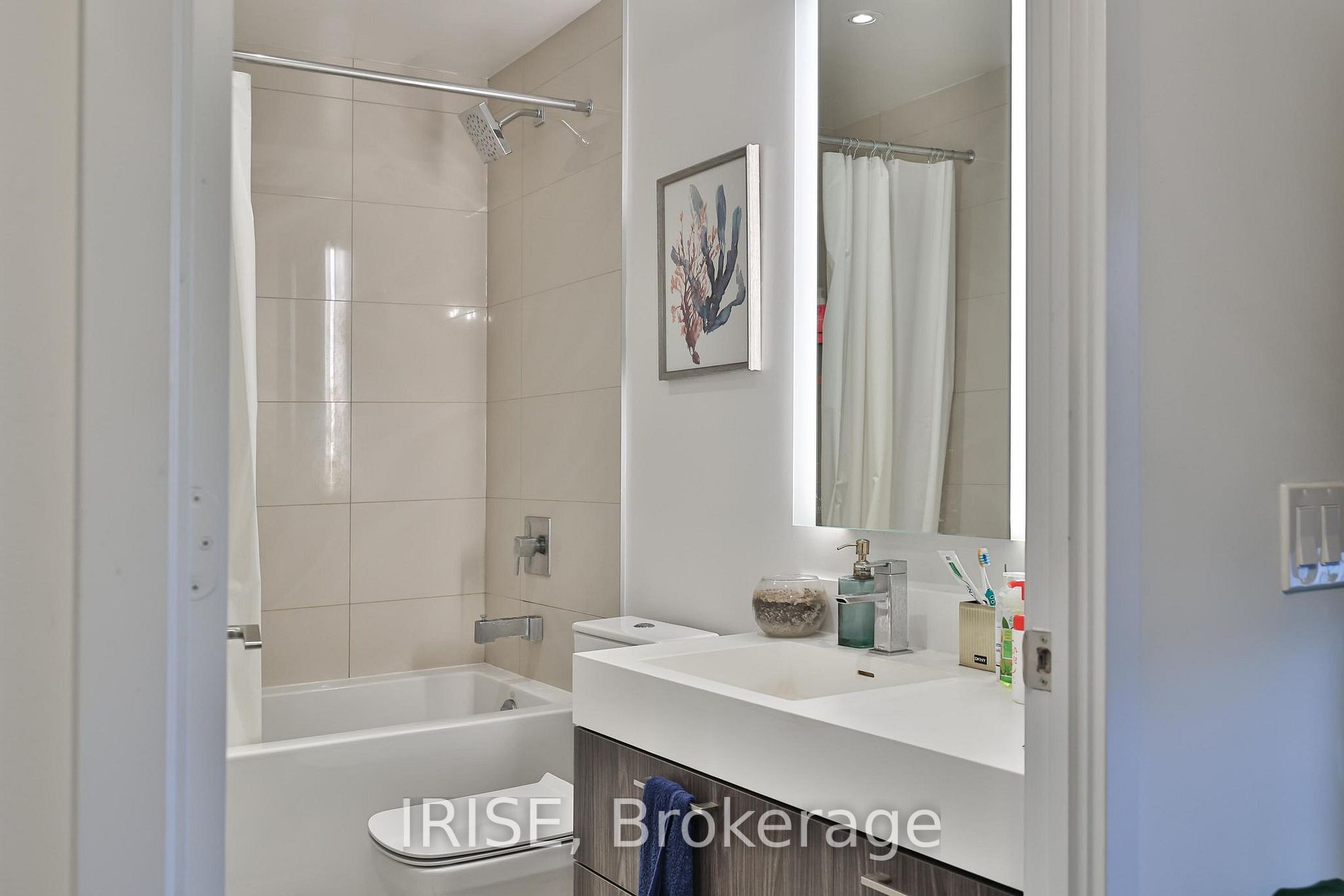 1 Yorkville Ave, #3606