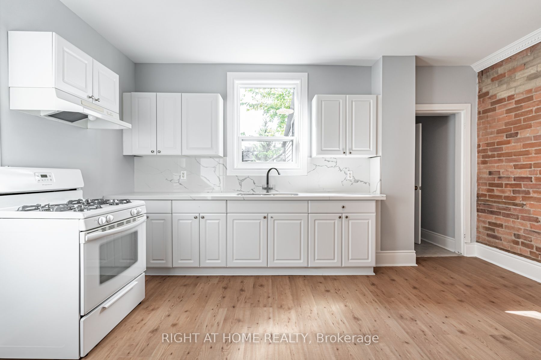 166 Grace St, #Main