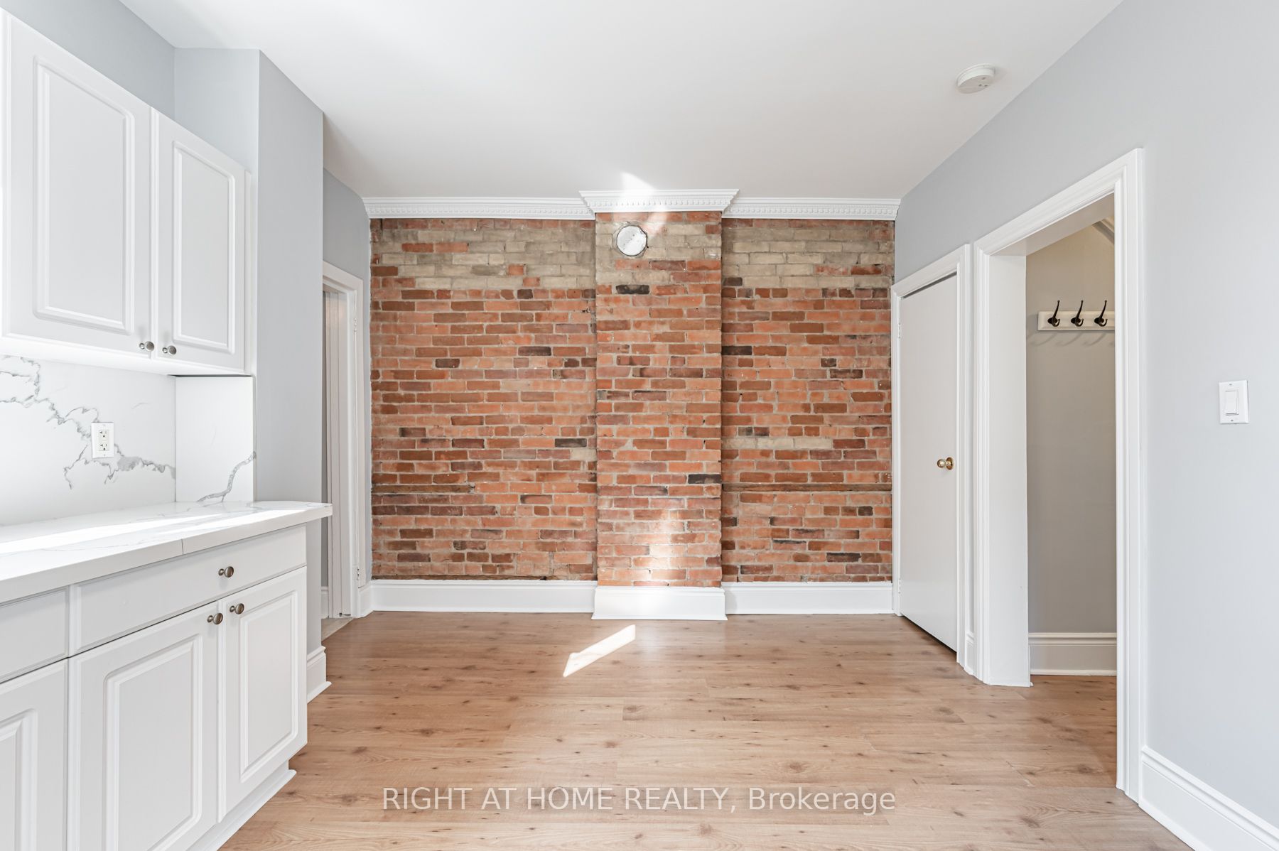166 Grace St, #Main
