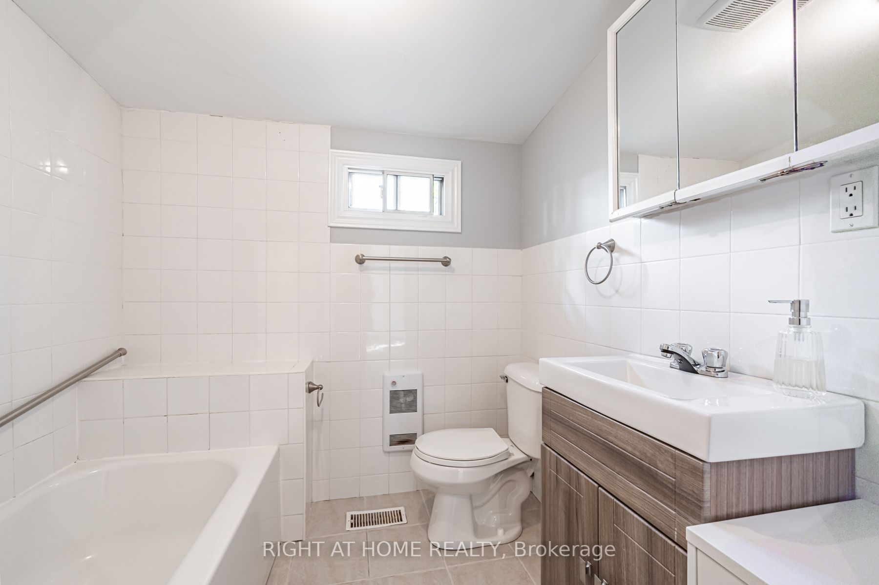 166 Grace St, #Main