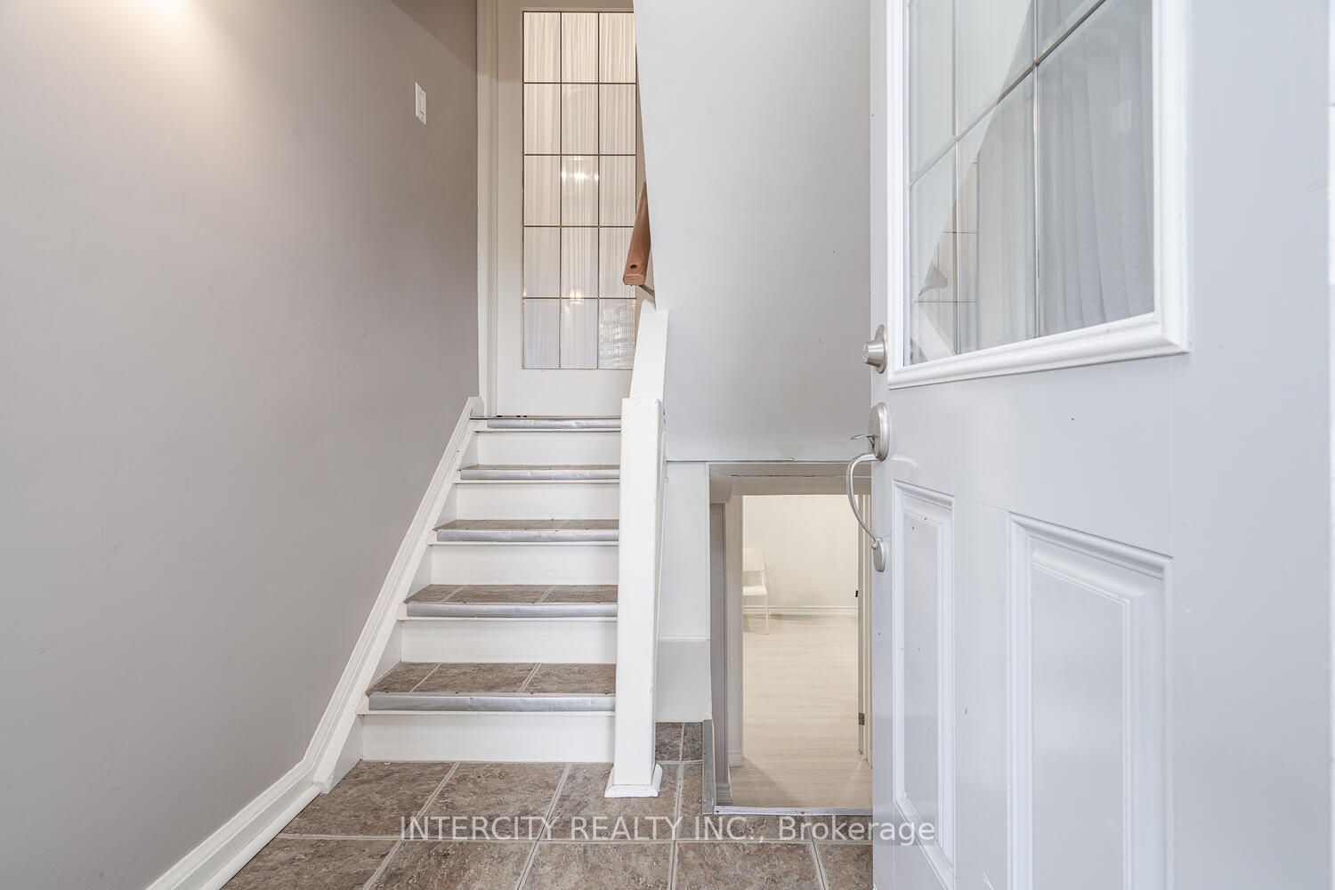 7 Calderon Cres