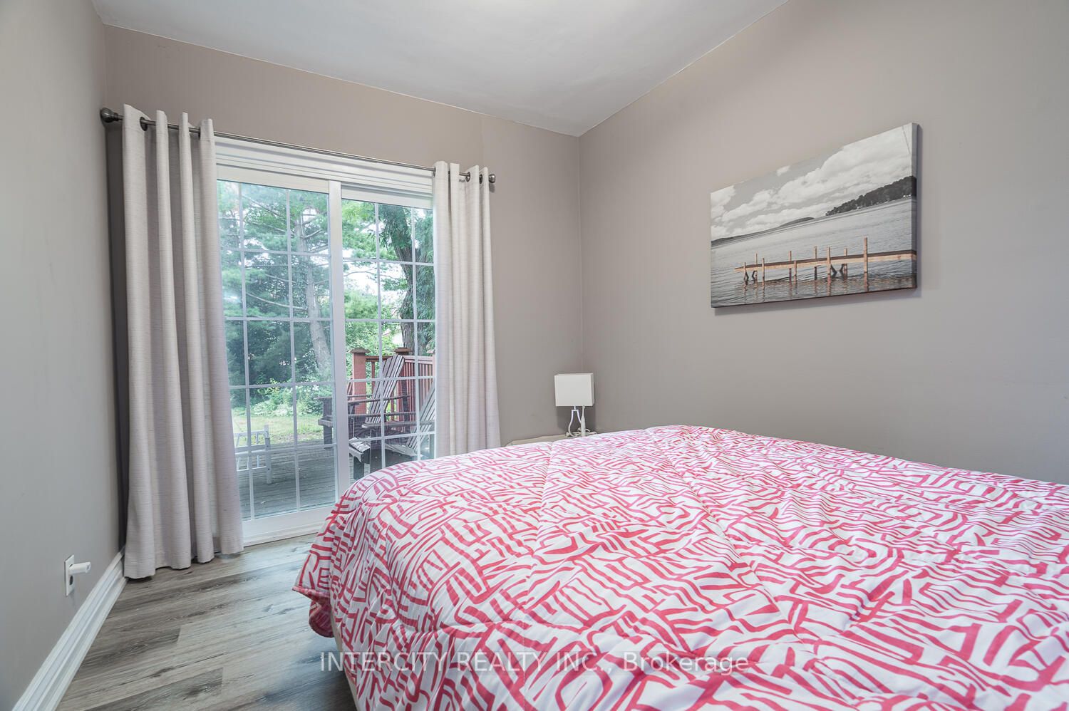 7 Calderon Cres