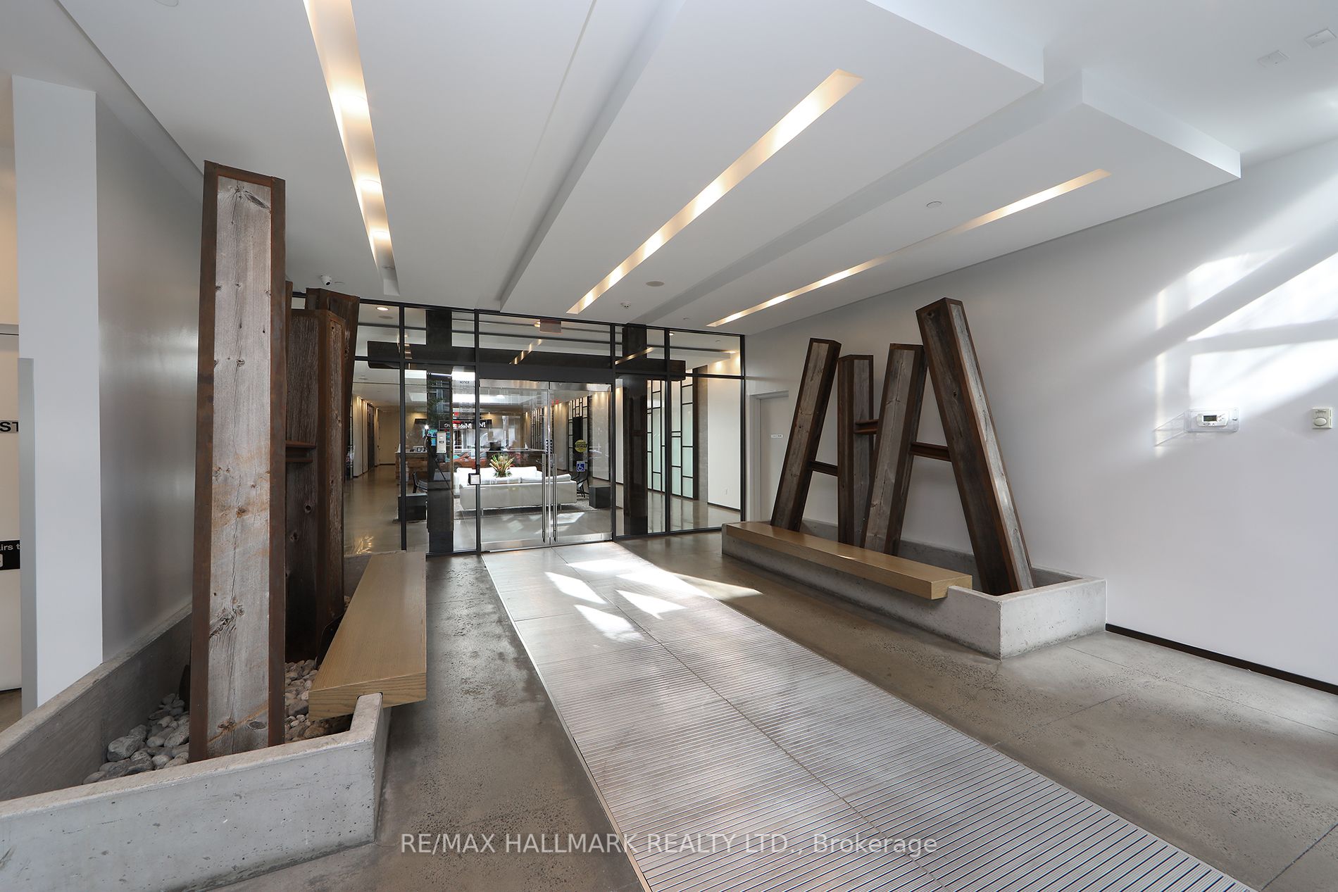 1030 King St W, #705