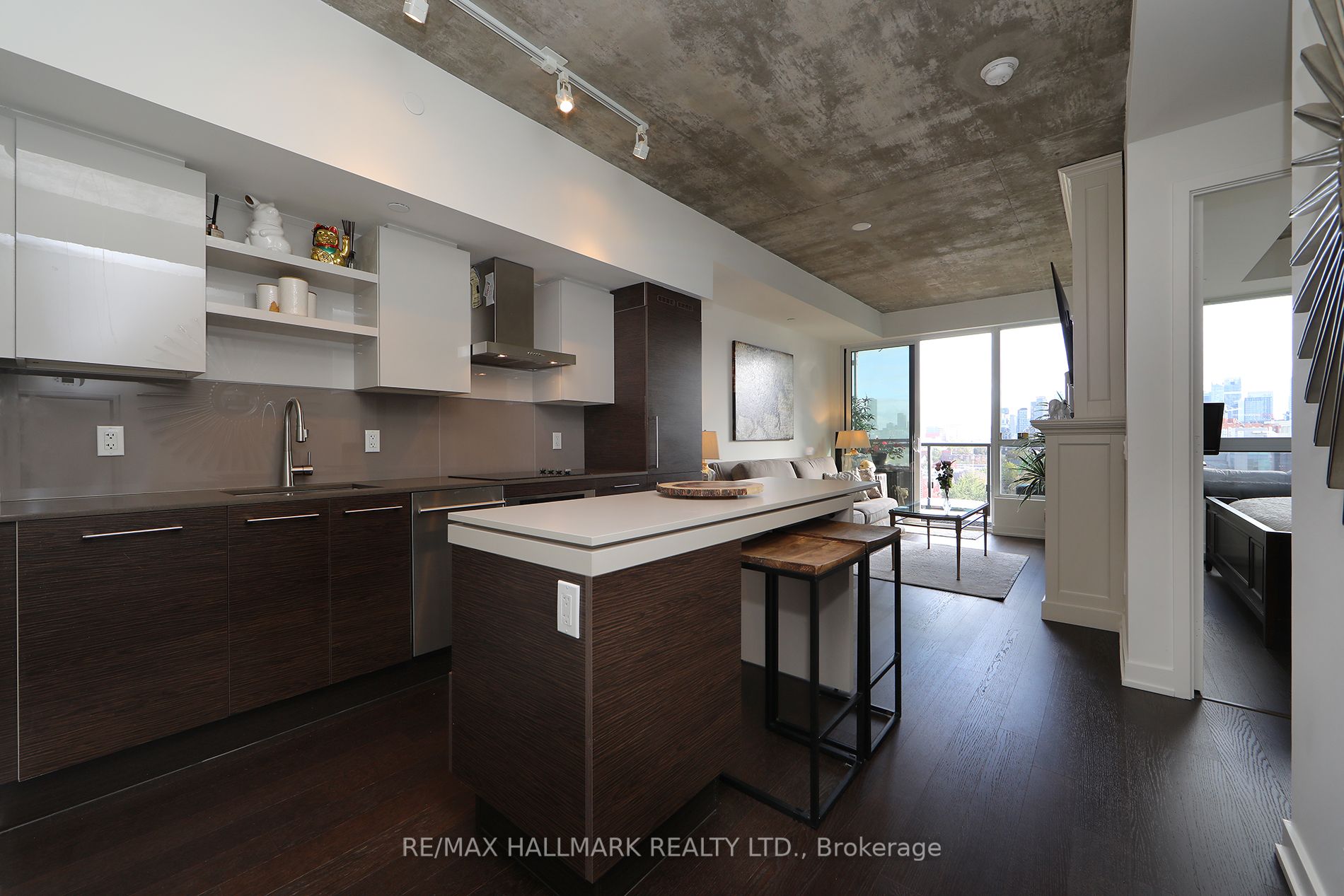 1030 King St W, #705