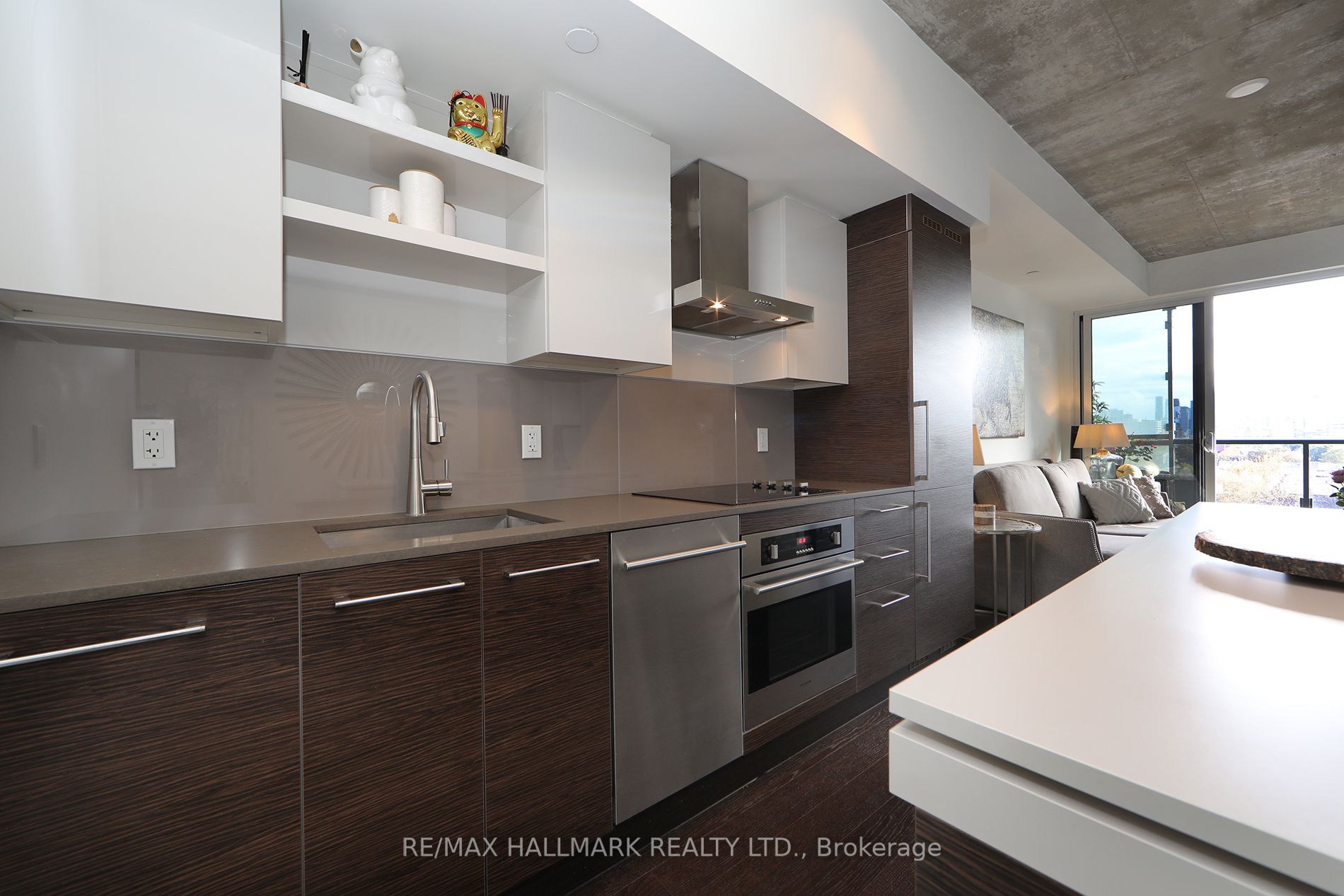 1030 King St W, #705