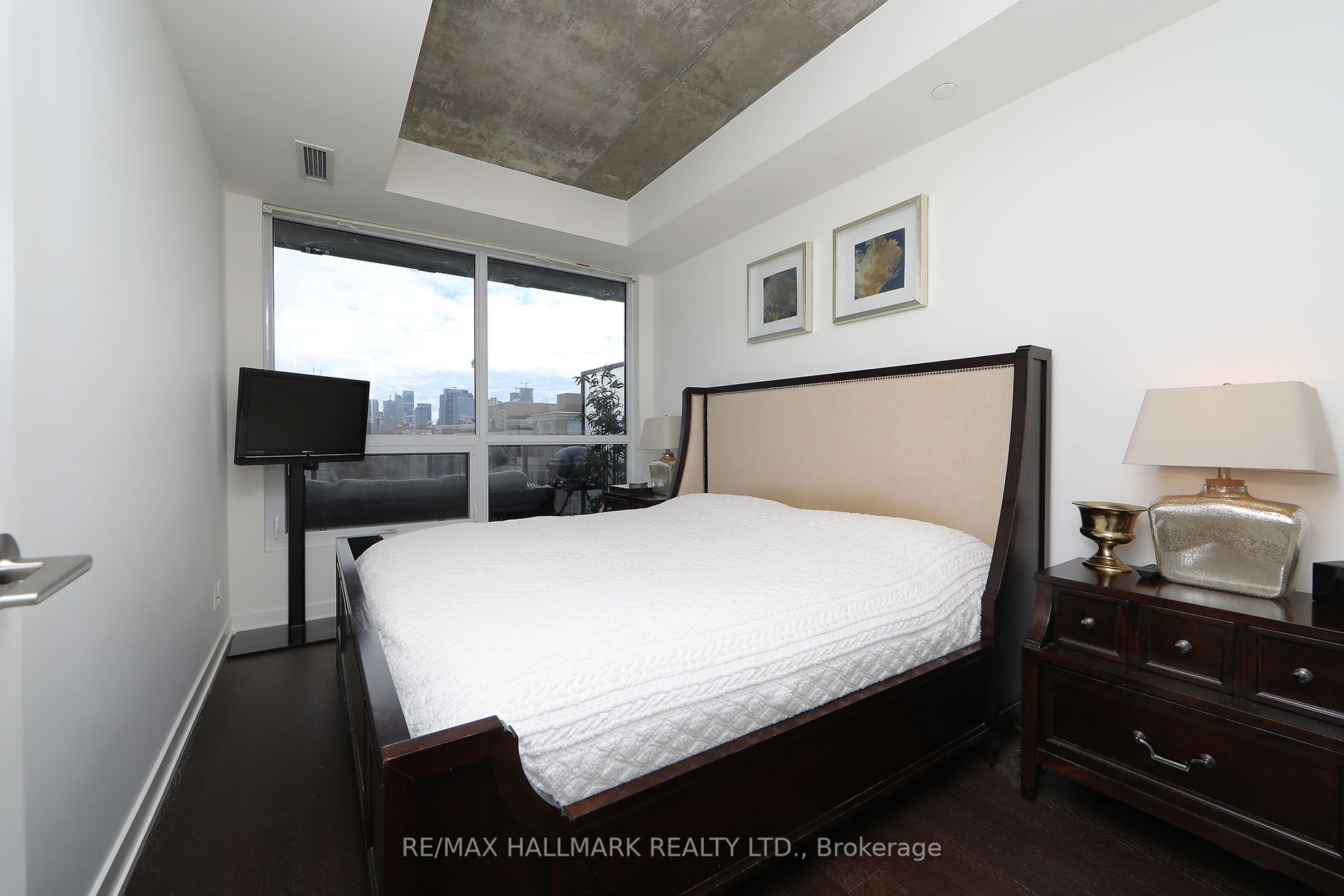 1030 King St W, #705
