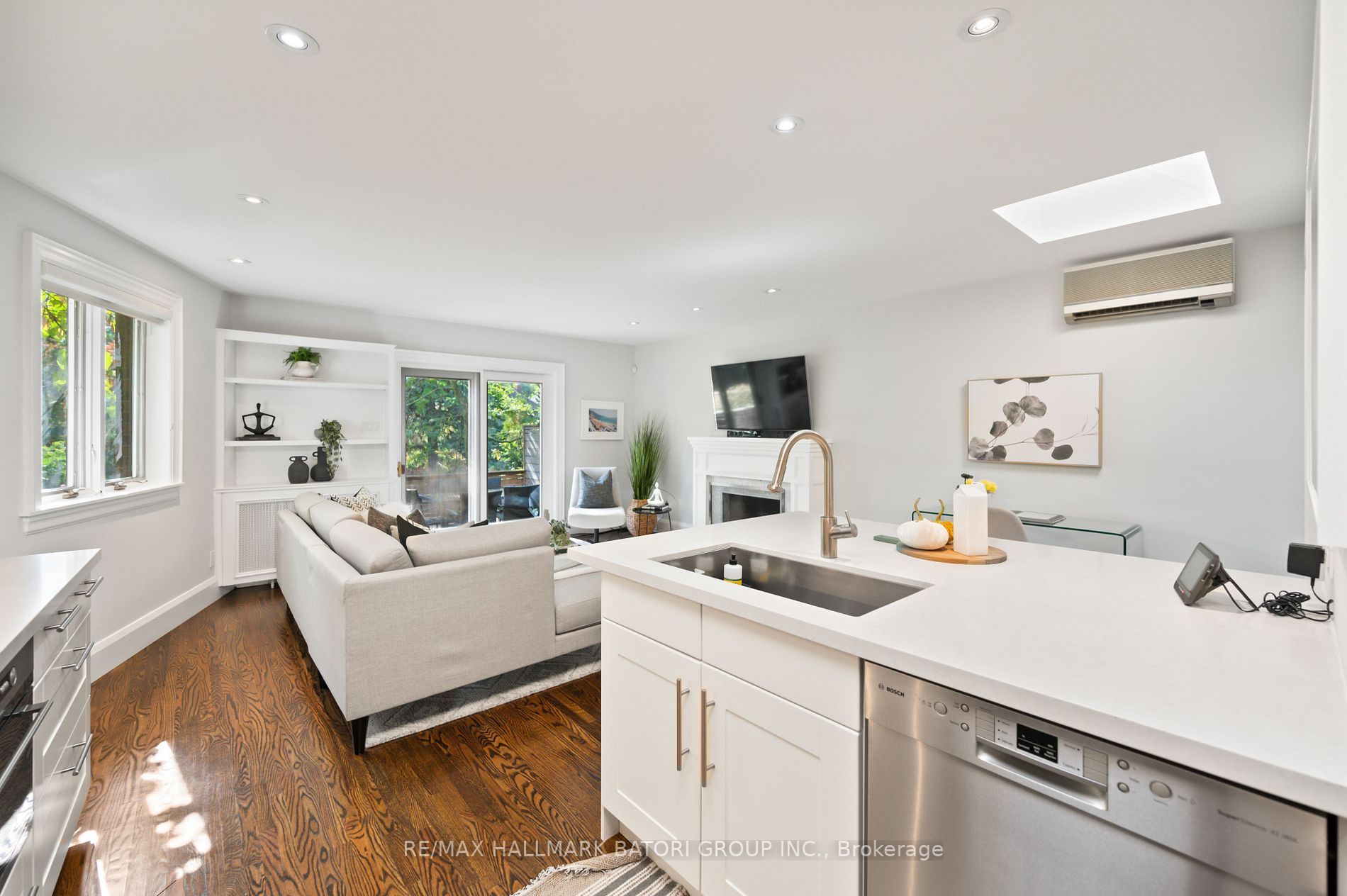 409 Castlefield Avenue
