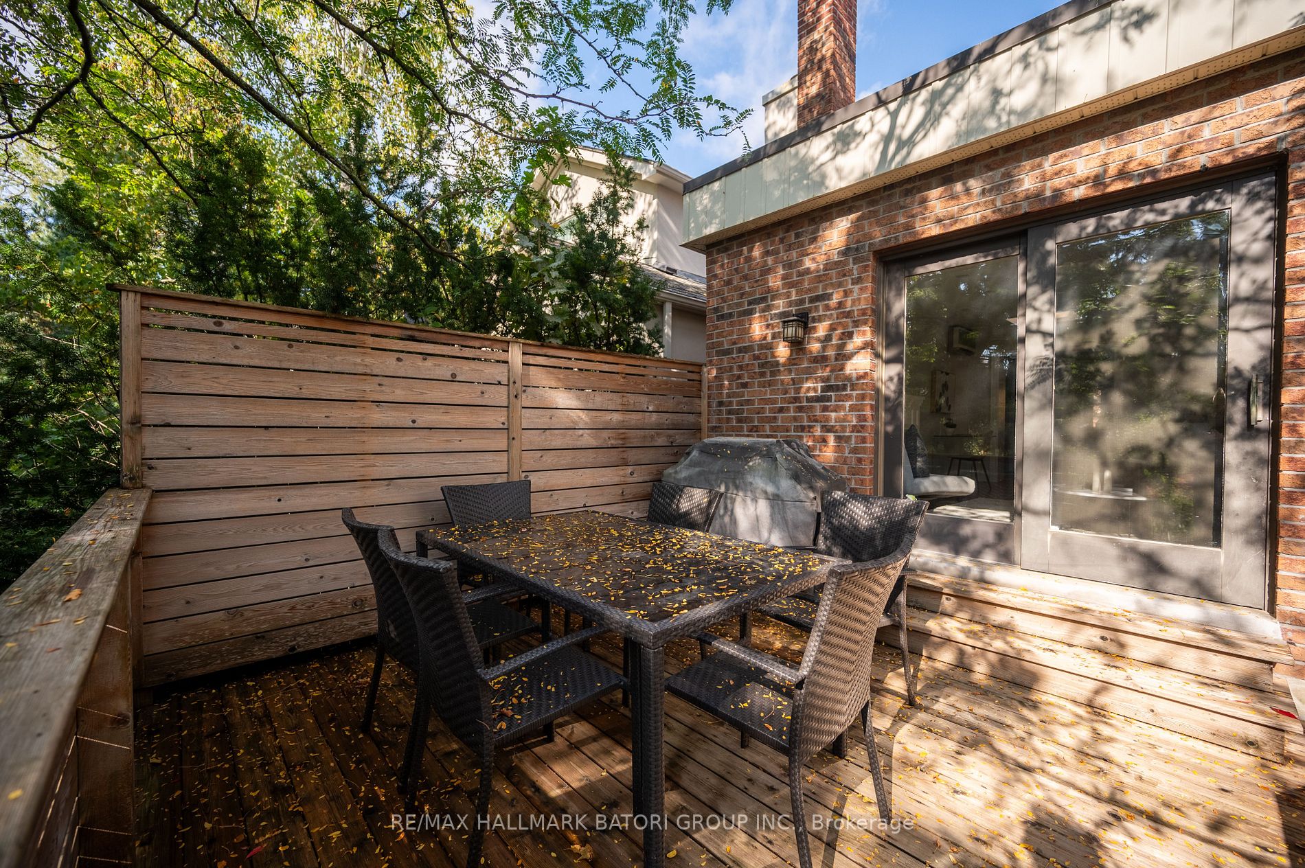 409 Castlefield Avenue