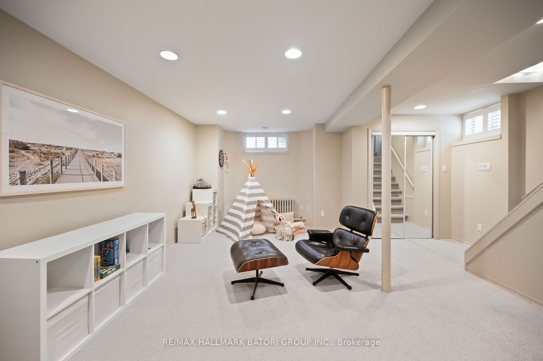 409 Castlefield Avenue