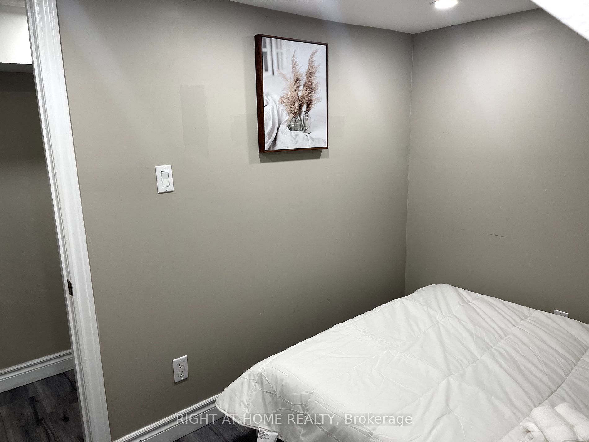 12 Foxley St, #Basemen