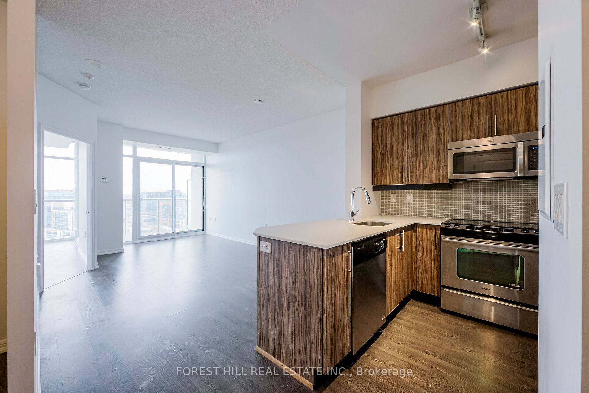 125 Western Battery Rd, #2213
