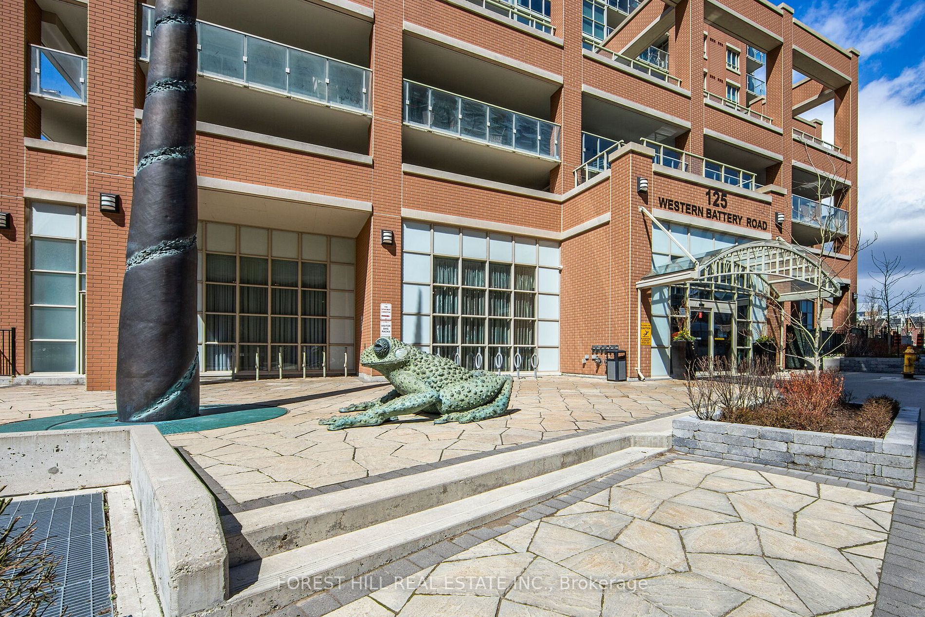 125 Western Battery Rd, #2213